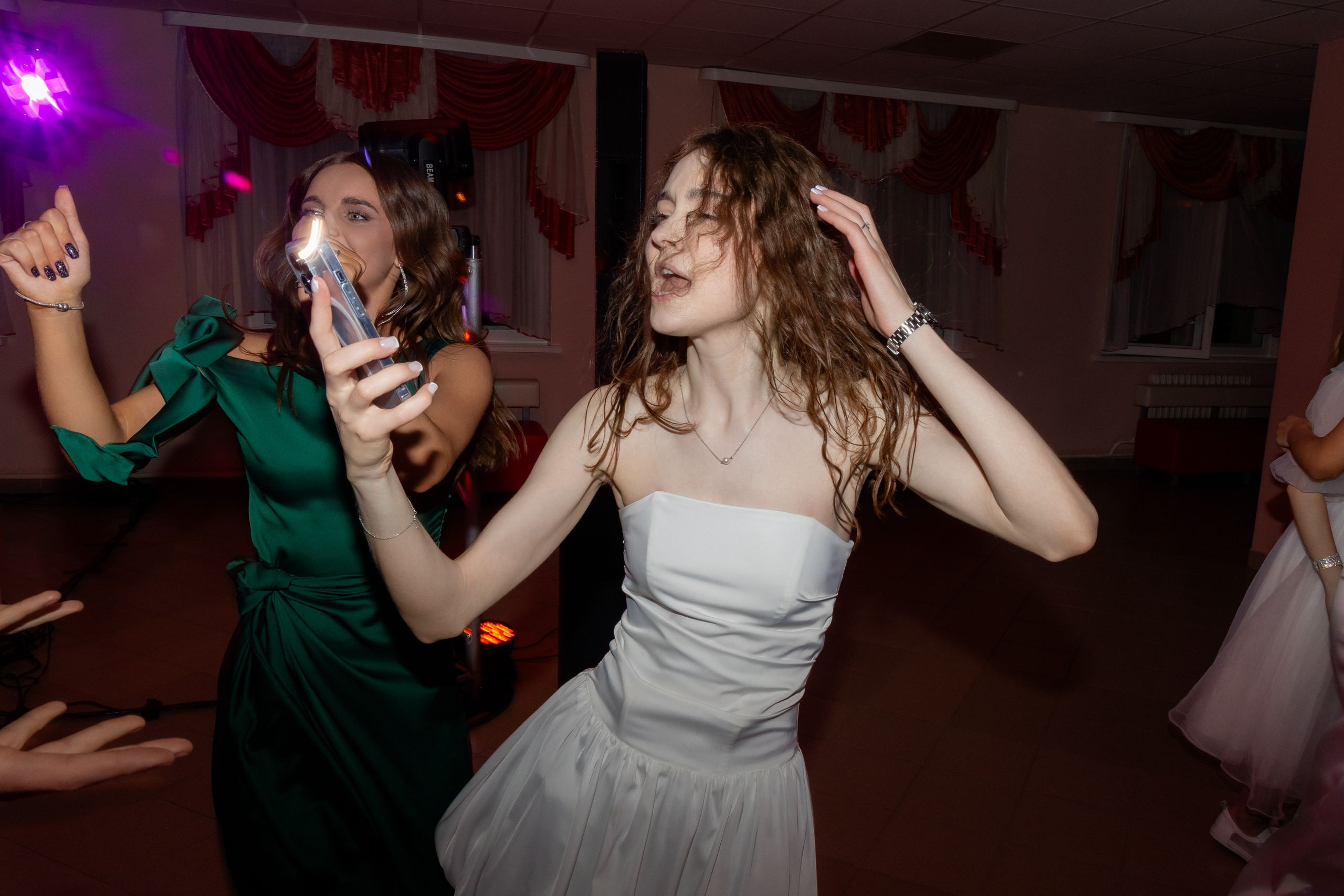 Школьный выпускной 2025 год в Минске, Беларуси. Свадебный фотограф в Минске/Беларуси Сергей Спиридонов