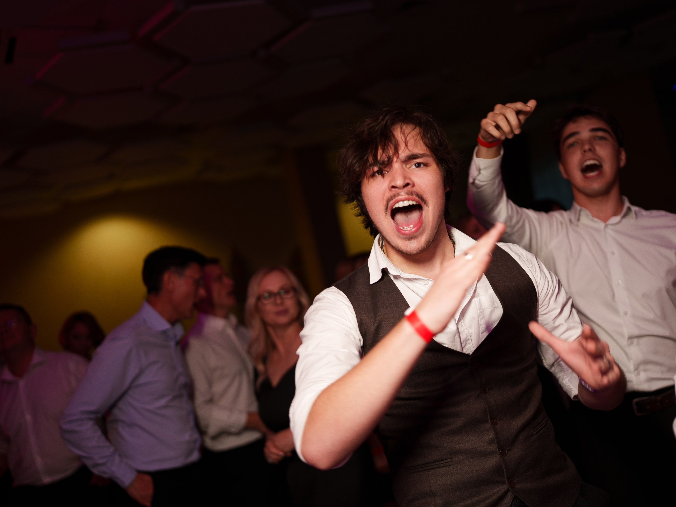 Фотограф на выпускной в Уфе — съёмка в Конгресс-холле для гимназии № 39