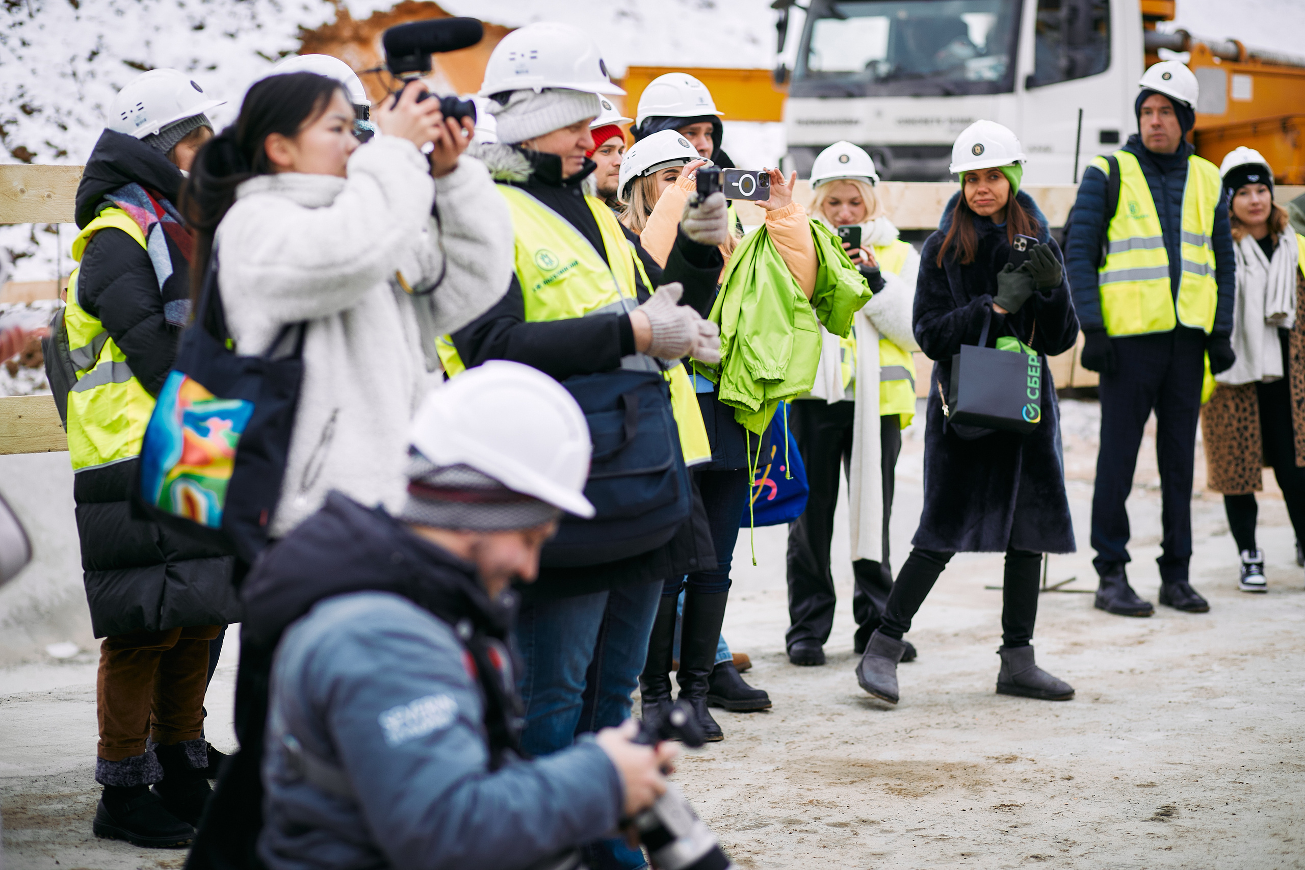 Символическая заливка бетона, ЖК Нагатинский. Фотограф рынка недвижимости Павел Хоменко
