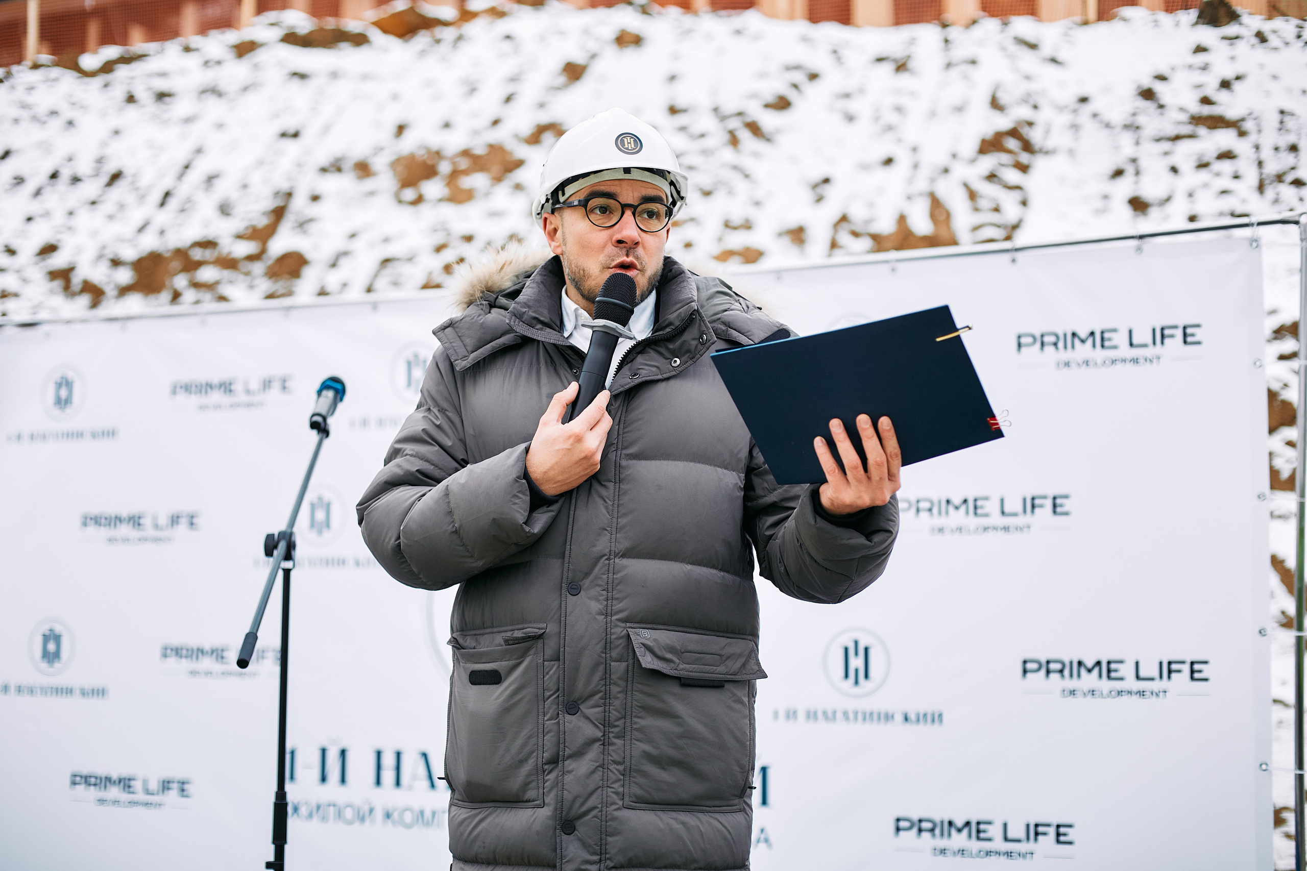 Символическая заливка бетона, ЖК Нагатинский. Фотограф рынка недвижимости Павел Хоменко