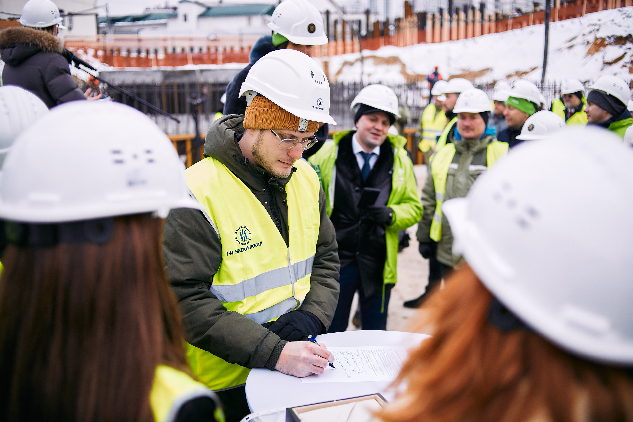 Символическая заливка бетона, ЖК Нагатинский. Фотограф рынка недвижимости Павел Хоменко