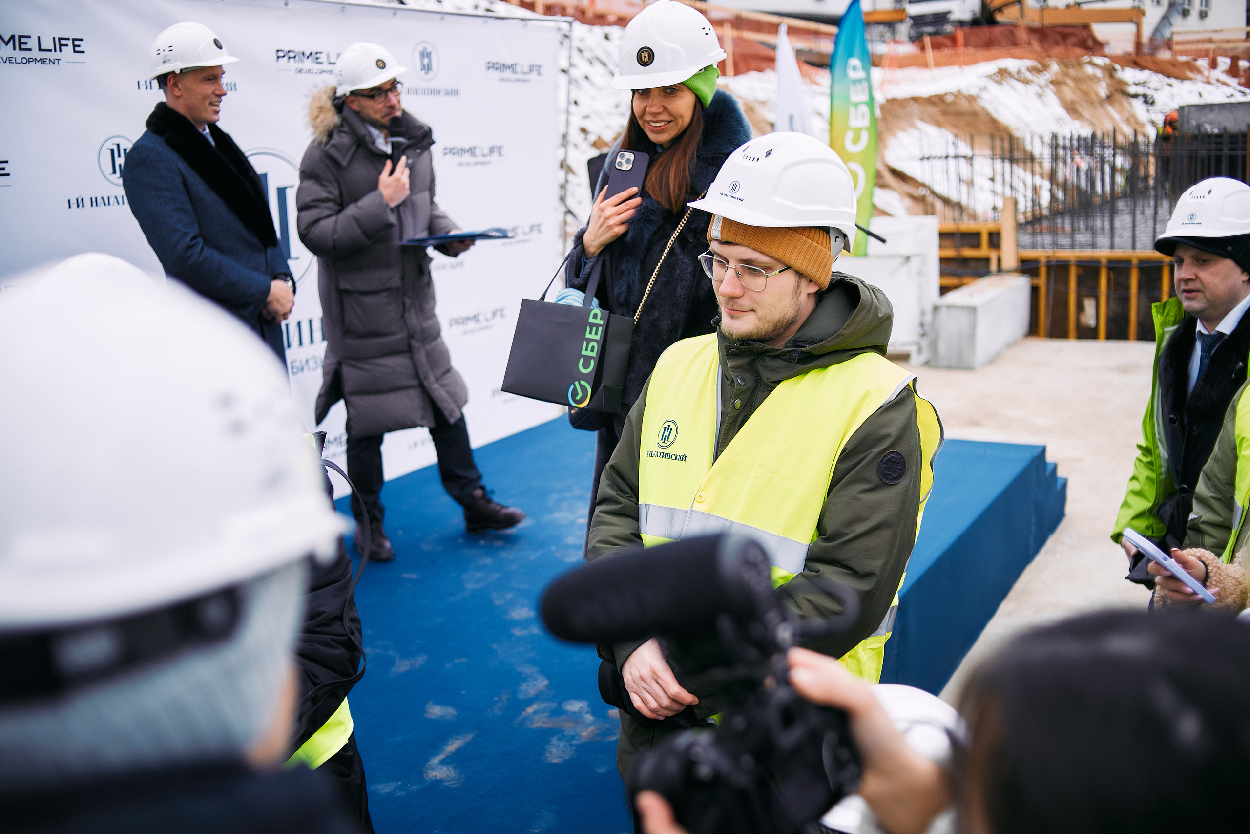 Символическая заливка бетона, ЖК Нагатинский. Фотограф рынка недвижимости Павел Хоменко