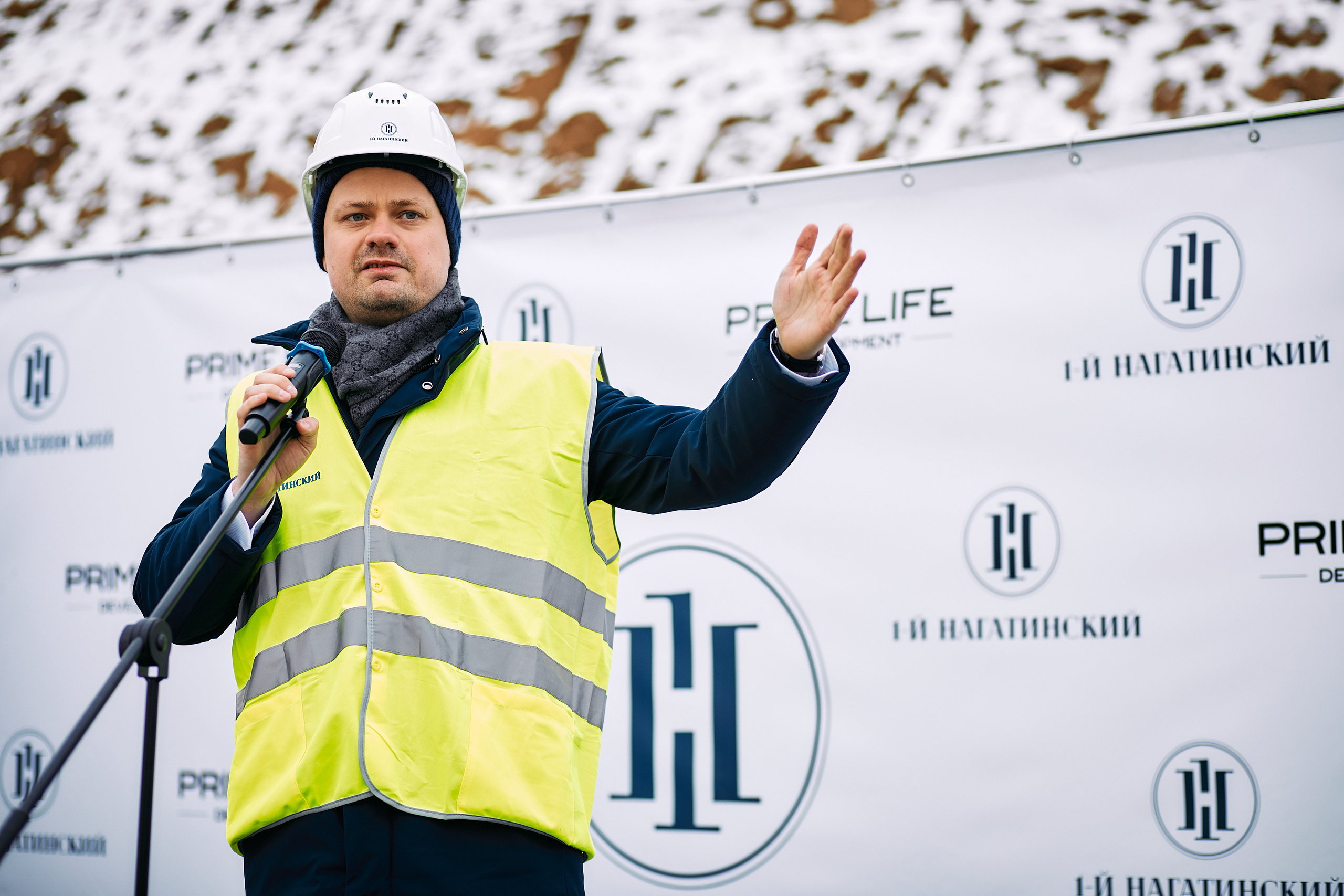 Символическая заливка бетона, ЖК Нагатинский. Фотограф рынка недвижимости Павел Хоменко