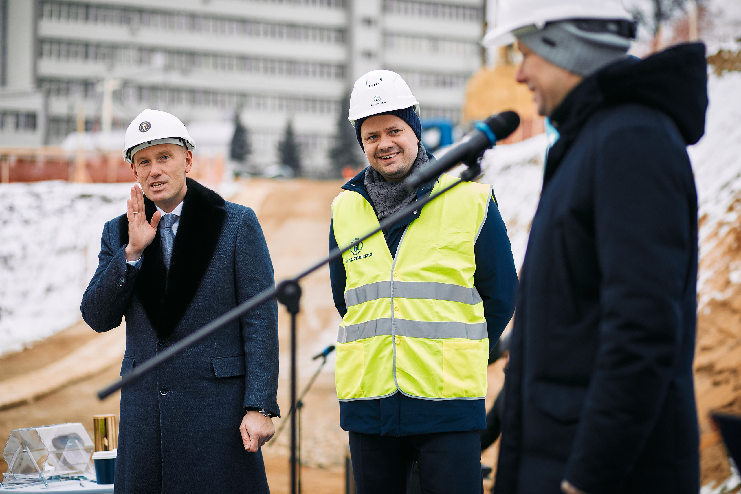 Символическая заливка бетона, ЖК Нагатинский. Фотограф рынка недвижимости Павел Хоменко