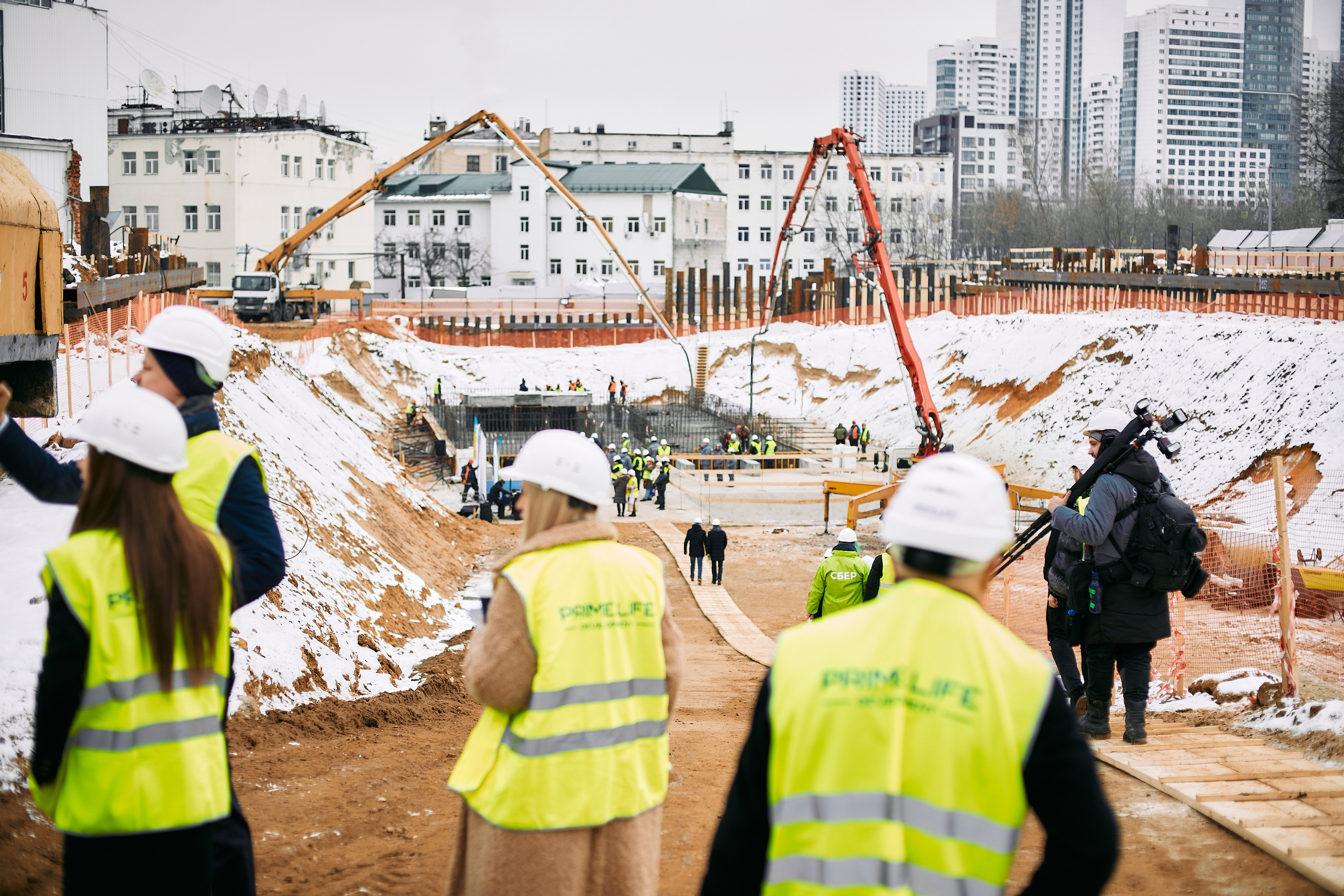 Символическая заливка бетона, ЖК Нагатинский. Фотограф рынка недвижимости Павел Хоменко