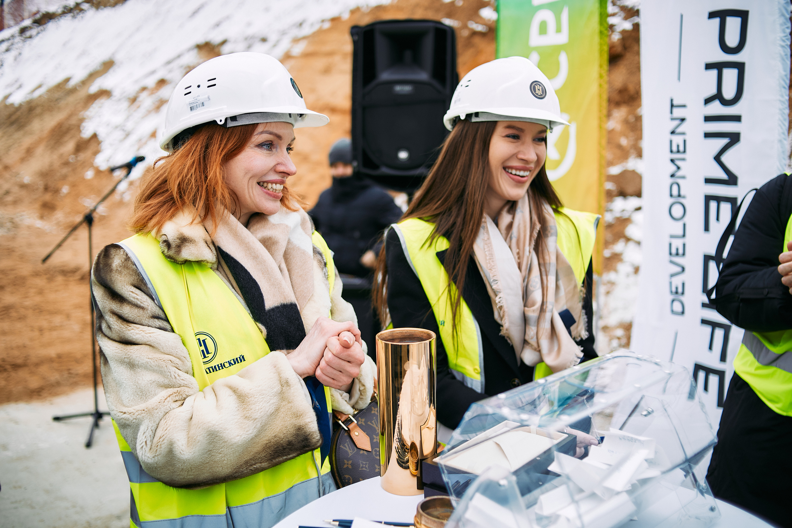 Символическая заливка бетона, ЖК Нагатинский. Фотограф рынка недвижимости Павел Хоменко