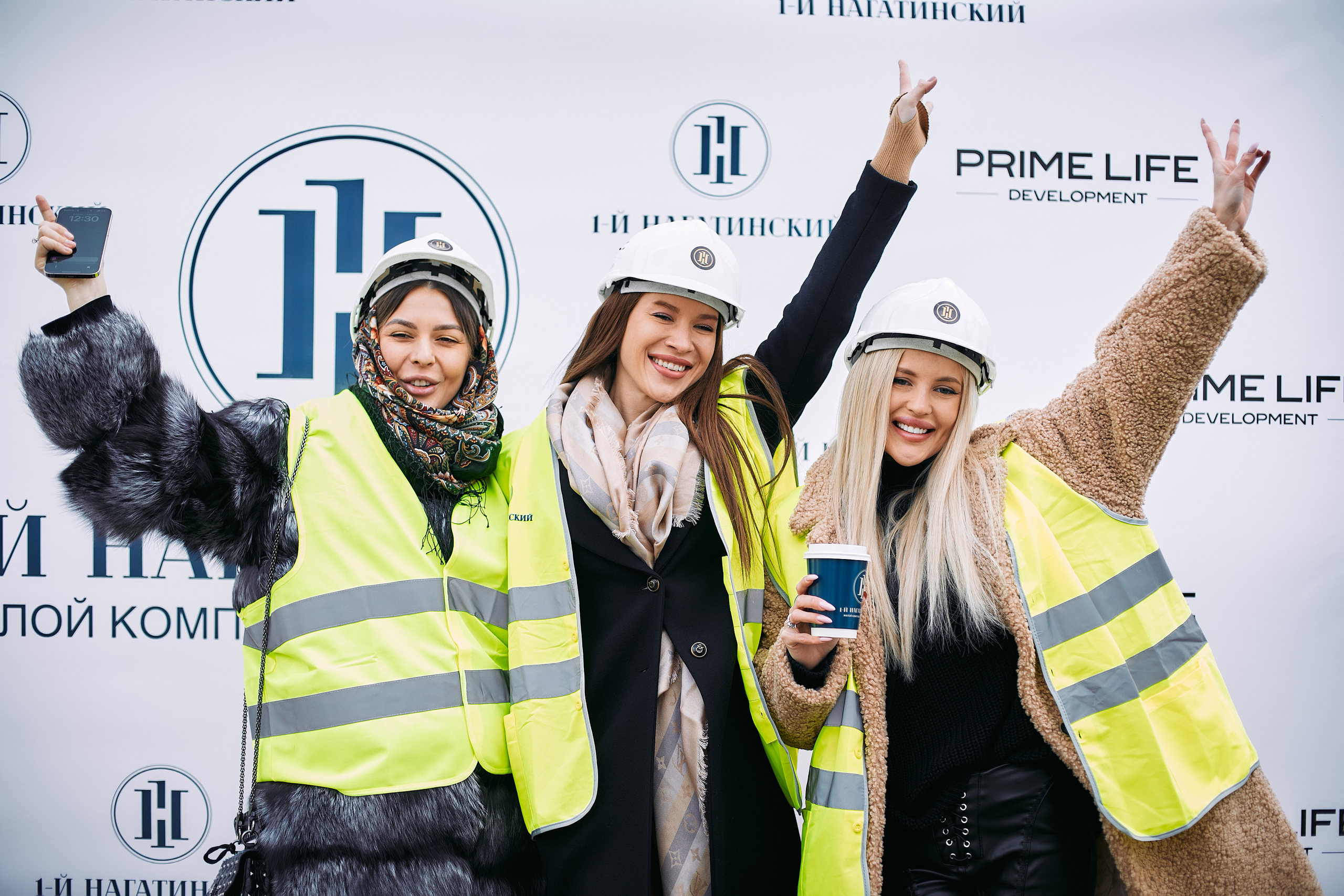 Символическая заливка бетона, ЖК Нагатинский. Фотограф рынка недвижимости Павел Хоменко