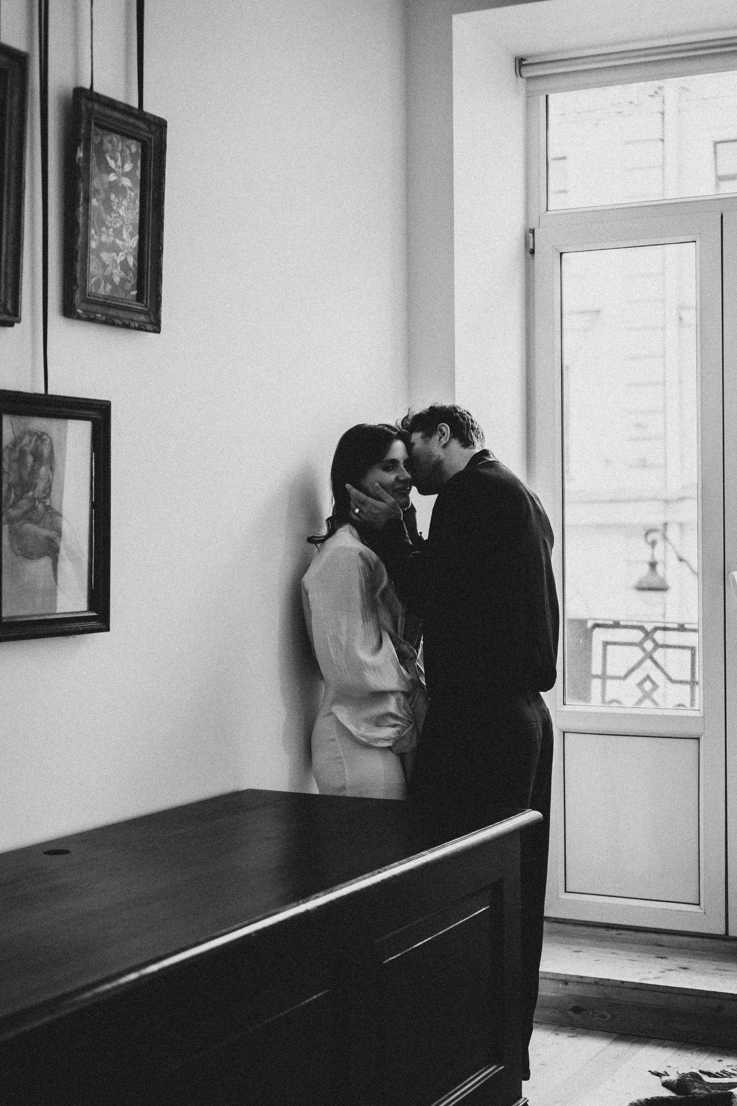 СБОРЫ ЖЕНИХА И НЕВЕСТЫ В УЮТНОЙ КВАРТИРЕ В ЦЕНТРЕ САНТК-ПЕТЕРБУРГА. Профессиональный фотограф, Санкт-Петербург — Виктория Богомолова