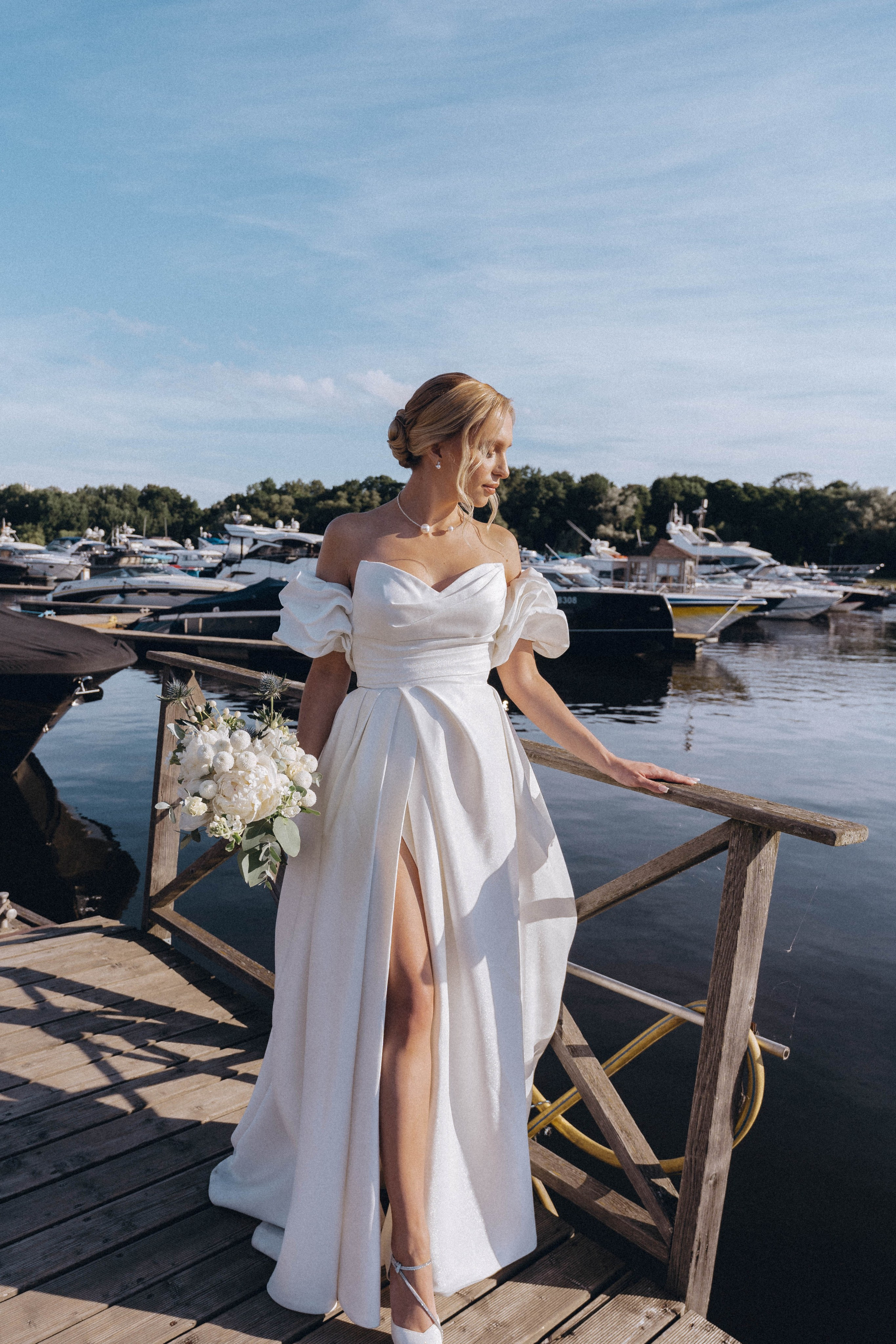 СВАДЕНБНАЯ СЬЕМКА НА КАТЕРЕ ПО КАНАЛАМ САНКТ-ПЕТЕРБУРГА И В АКВАТОРИИ НЕВЫ. Профессиональный фотограф, Санкт-Петербург — Виктория Богомолова