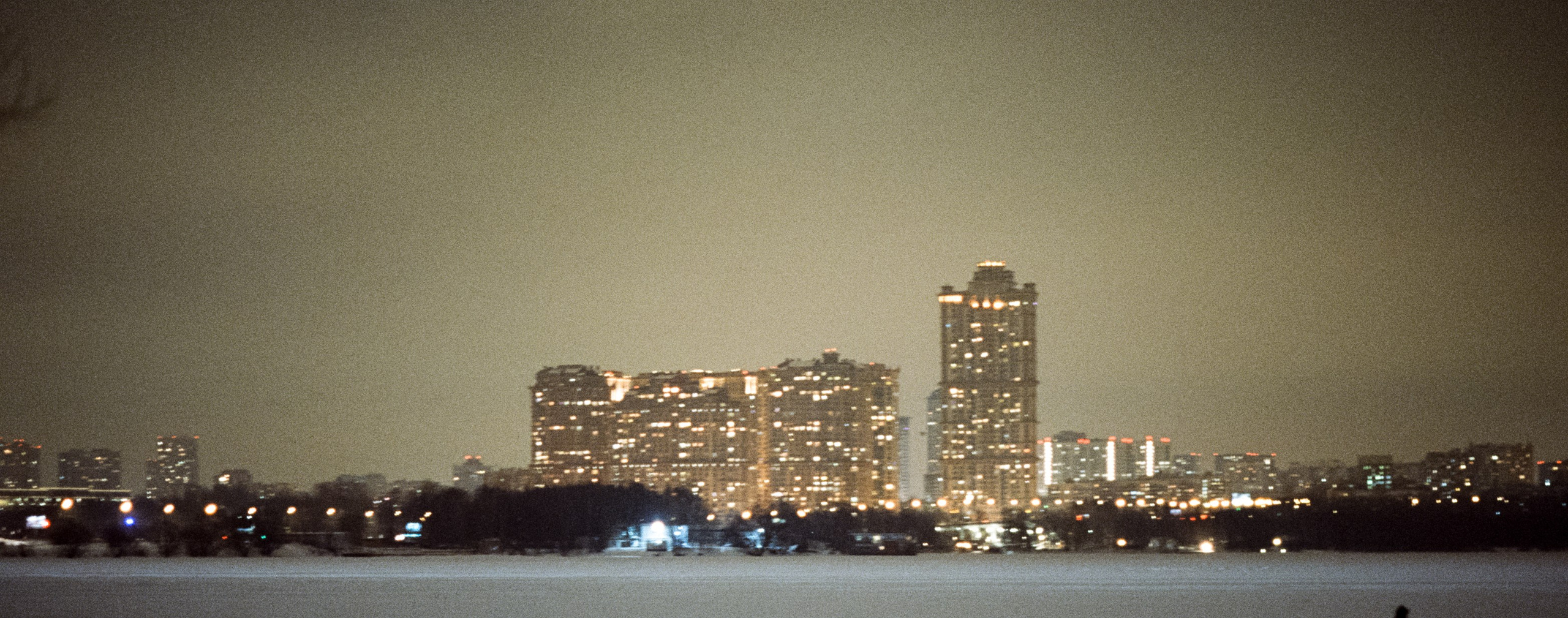 SFL 500T (Kodak Vision 3 500T) / Canon T80 / Canon FD 85 mm f1.2 L