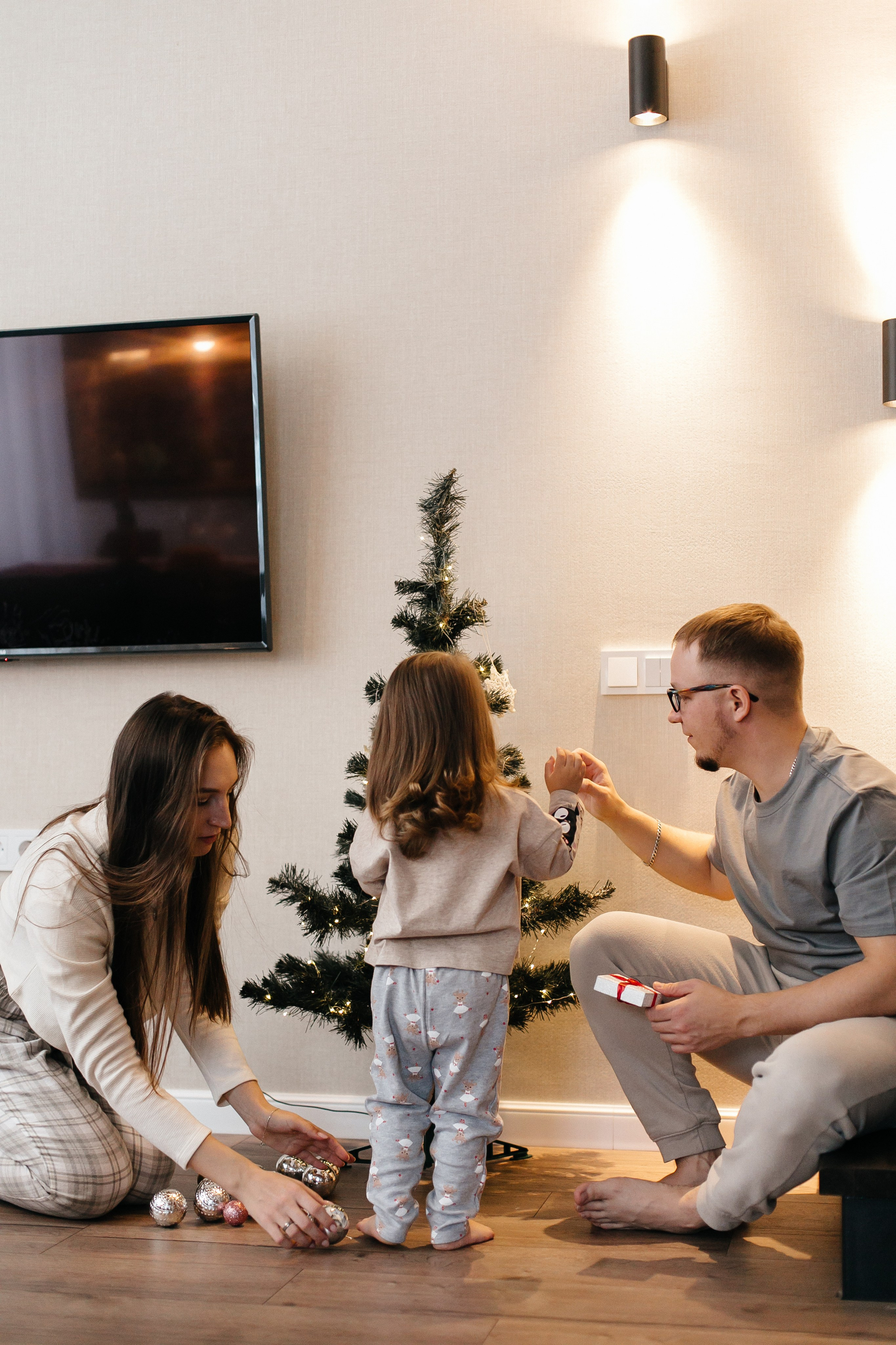 Где-то снежные дремлют метели, В ожидании праздничных чудес. Душевный фотограф Ваших самых ярких событий Марина Погребняк