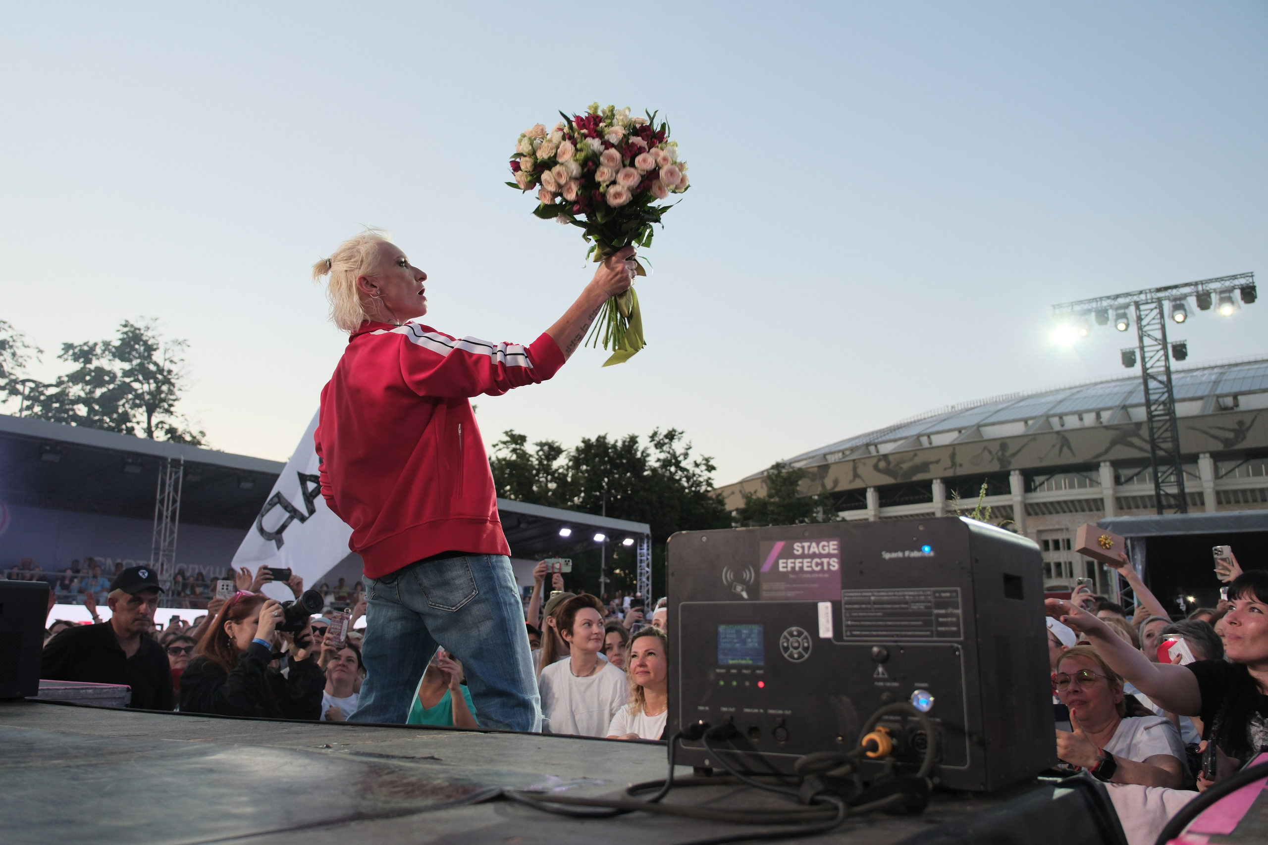 Диана Арбенина (группа «Ночные снайперы») — Москва, МТС Live Лето 2024. RedGeek - блогер и стручњак за образовање и ИТ Кирил Ситнов