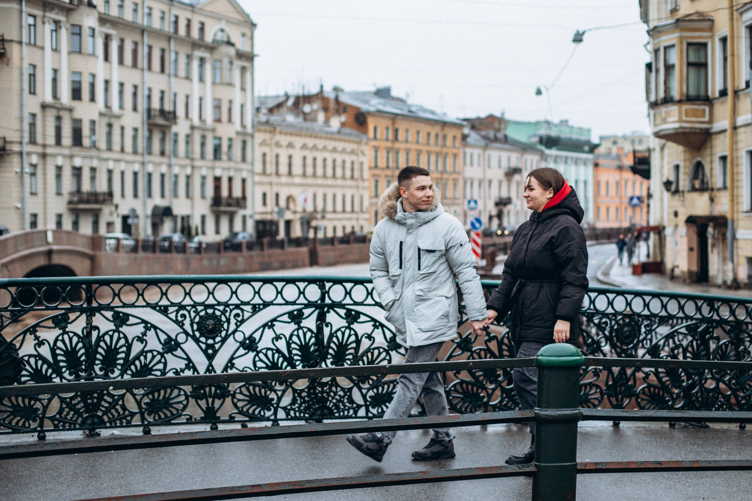 Иван и Полина в марте. Фотопрогулка в Петербурге. Индивидуальный и семейный фотограф в Санкт-Петербурге