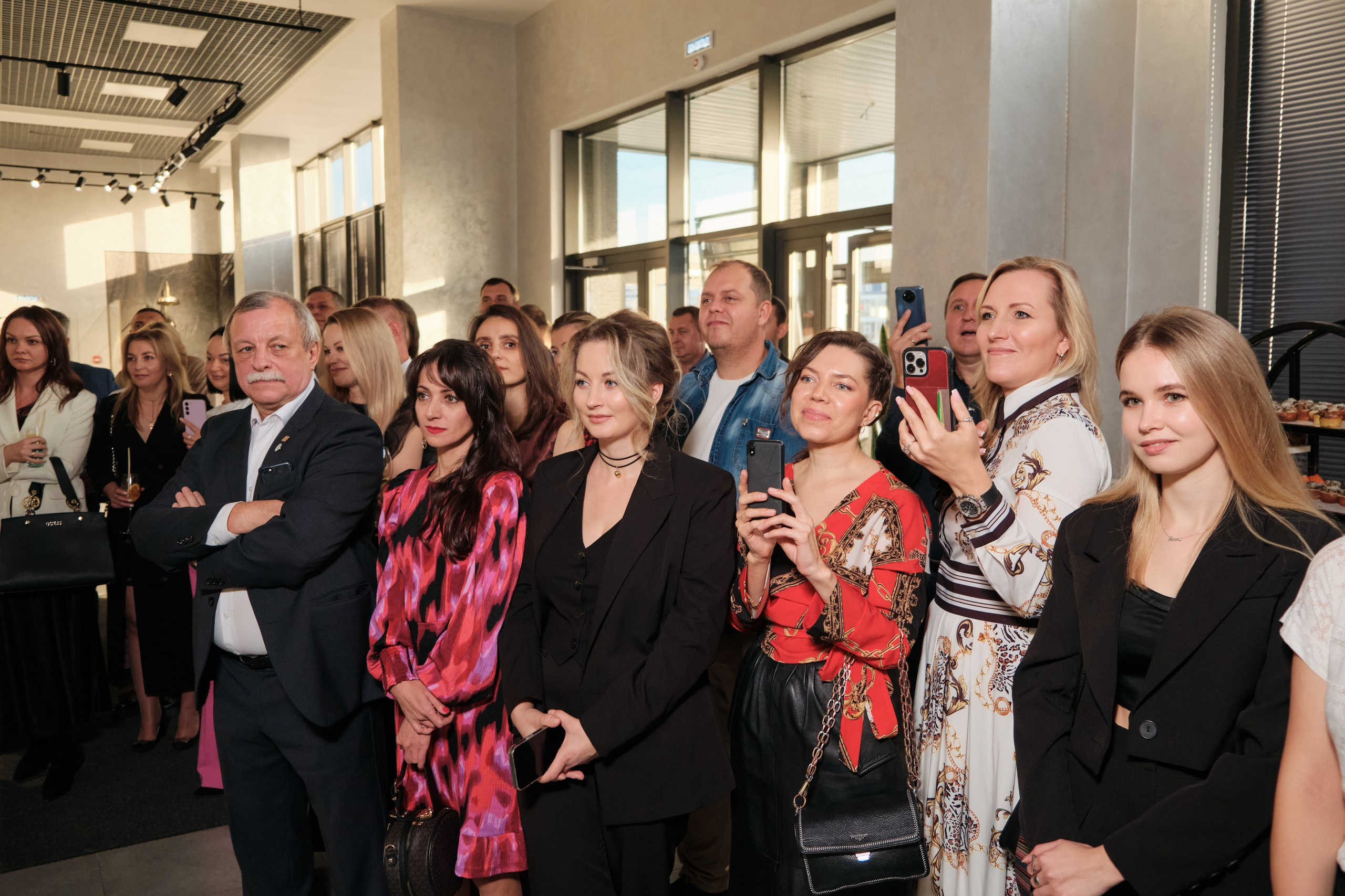 Открытие салона 100 градусов. Антон Ив