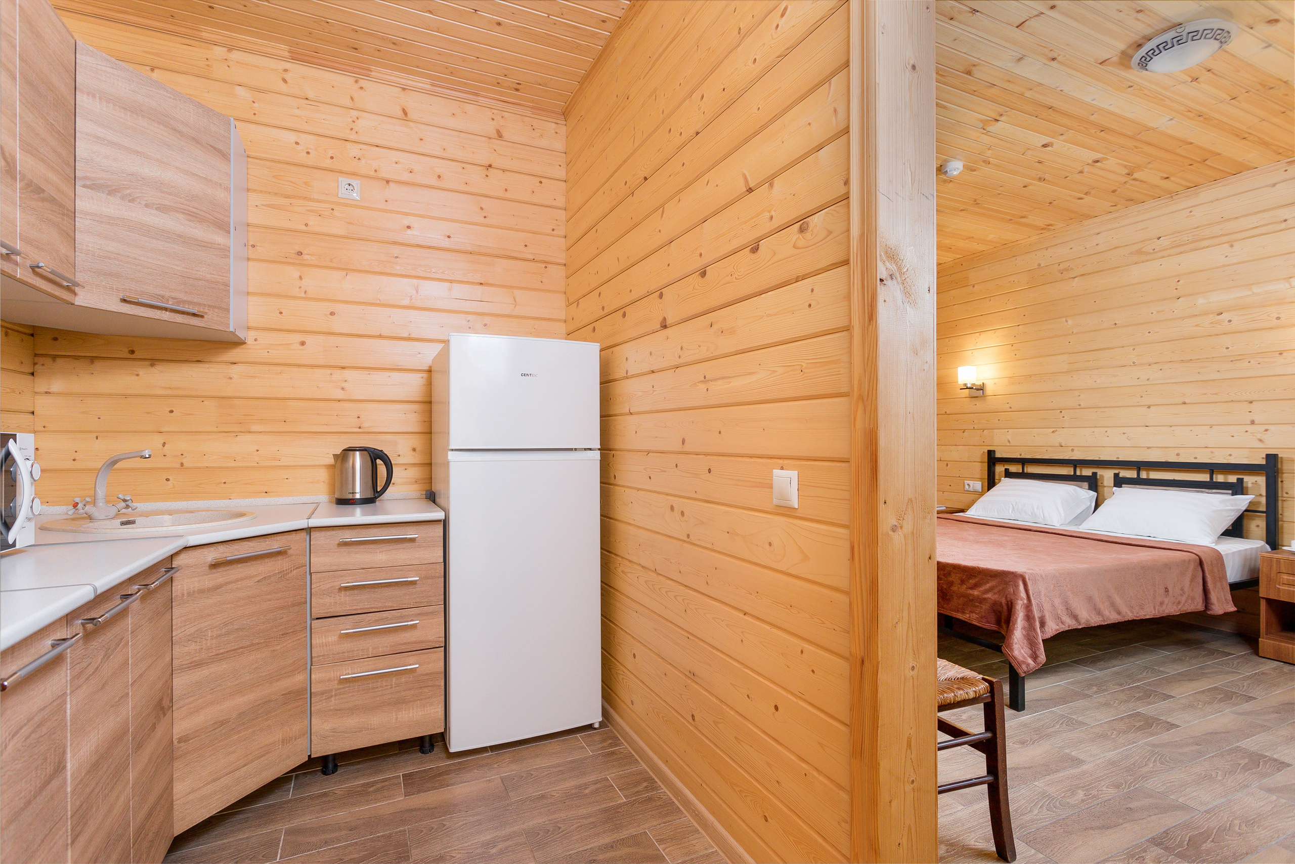 Фотосъемка деревянных домиков для сдачи в Аренду. Интерьерный фотограф Краснодар: профессионально по доступным ценам