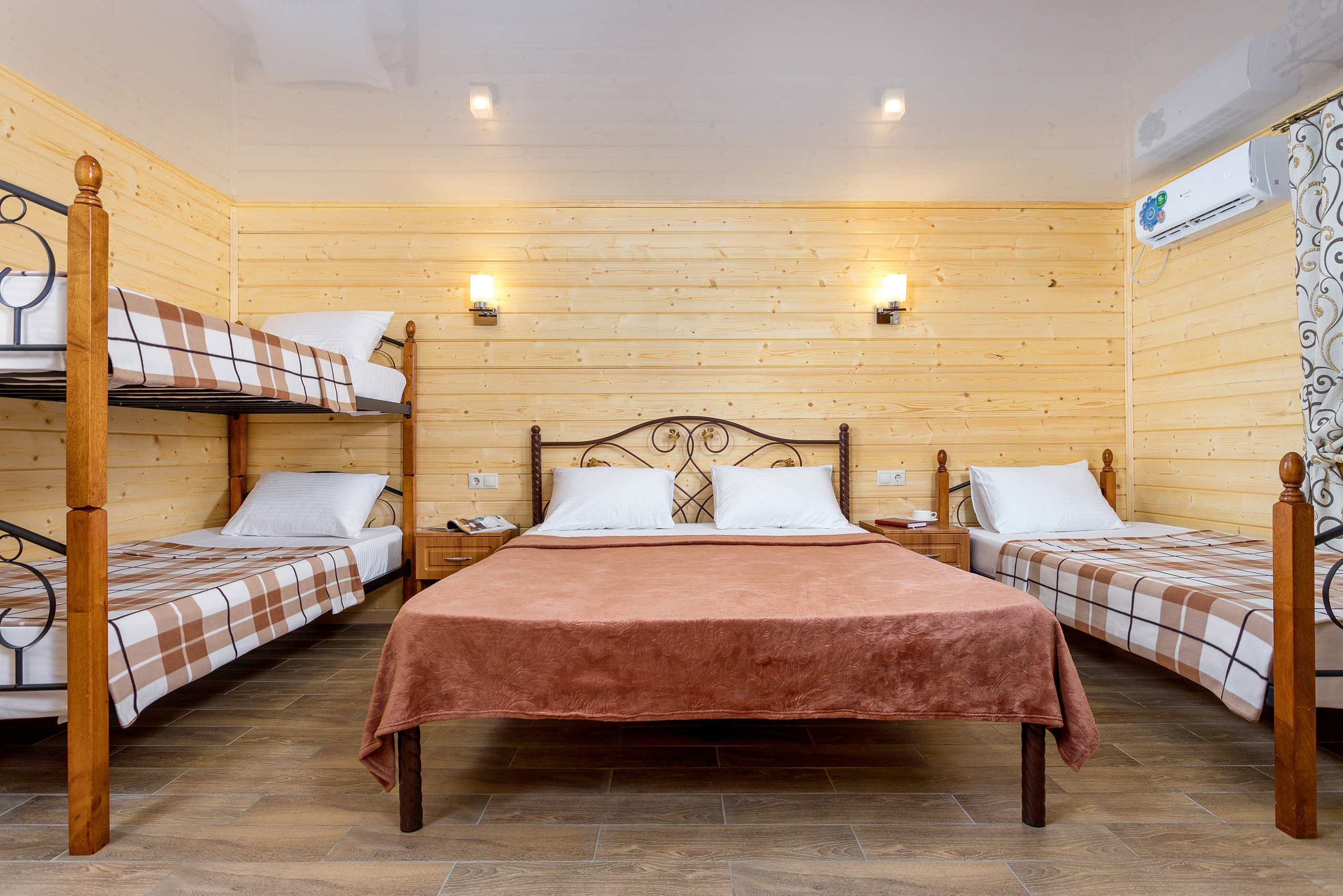 Фотосъемка деревянных домиков для сдачи в Аренду. Интерьерный фотограф Краснодар: профессионально по доступным ценам