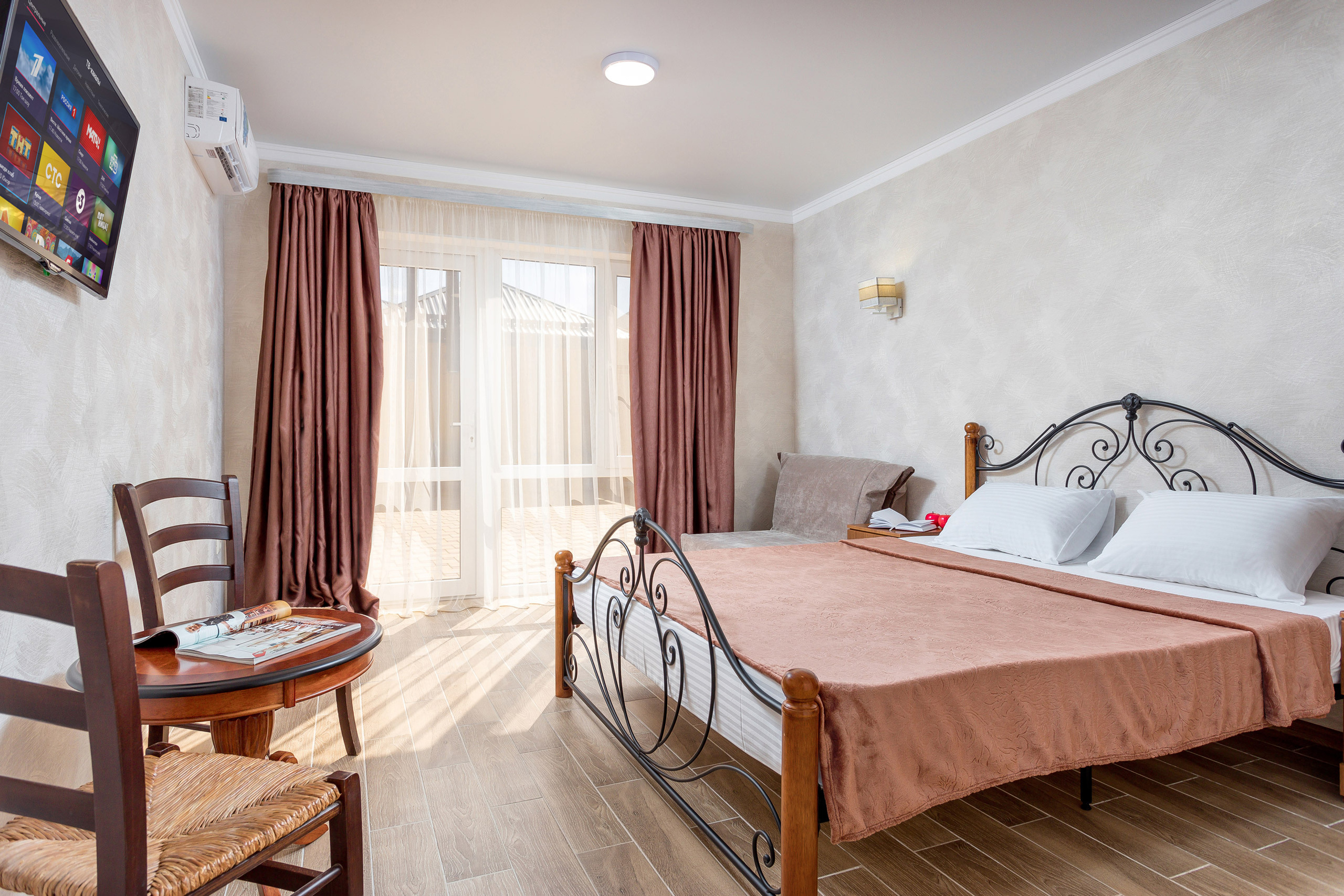 Фотосъемка отеля Спарта на побережье моря. Интерьерный фотограф Краснодар: профессионально по доступным ценам