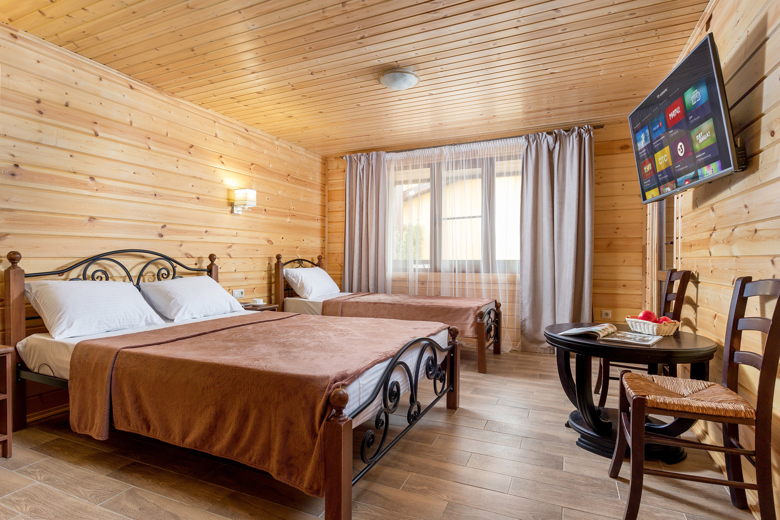 Фотосъемка деревянных домиков для сдачи в Аренду. Интерьерный фотограф Краснодар: профессионально по доступным ценам