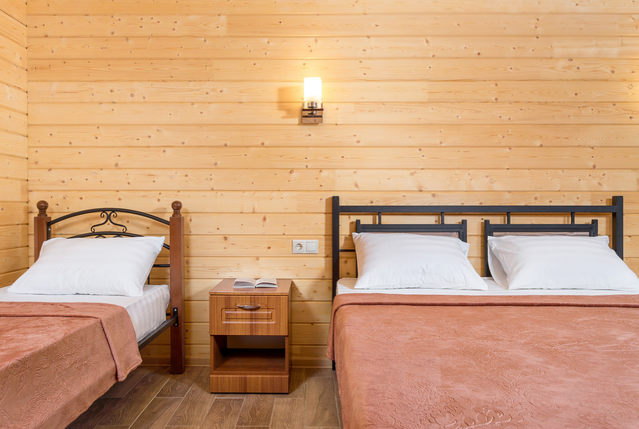 Фотосъемка деревянных домиков для сдачи в Аренду. Интерьерный фотограф Краснодар: профессионально по доступным ценам