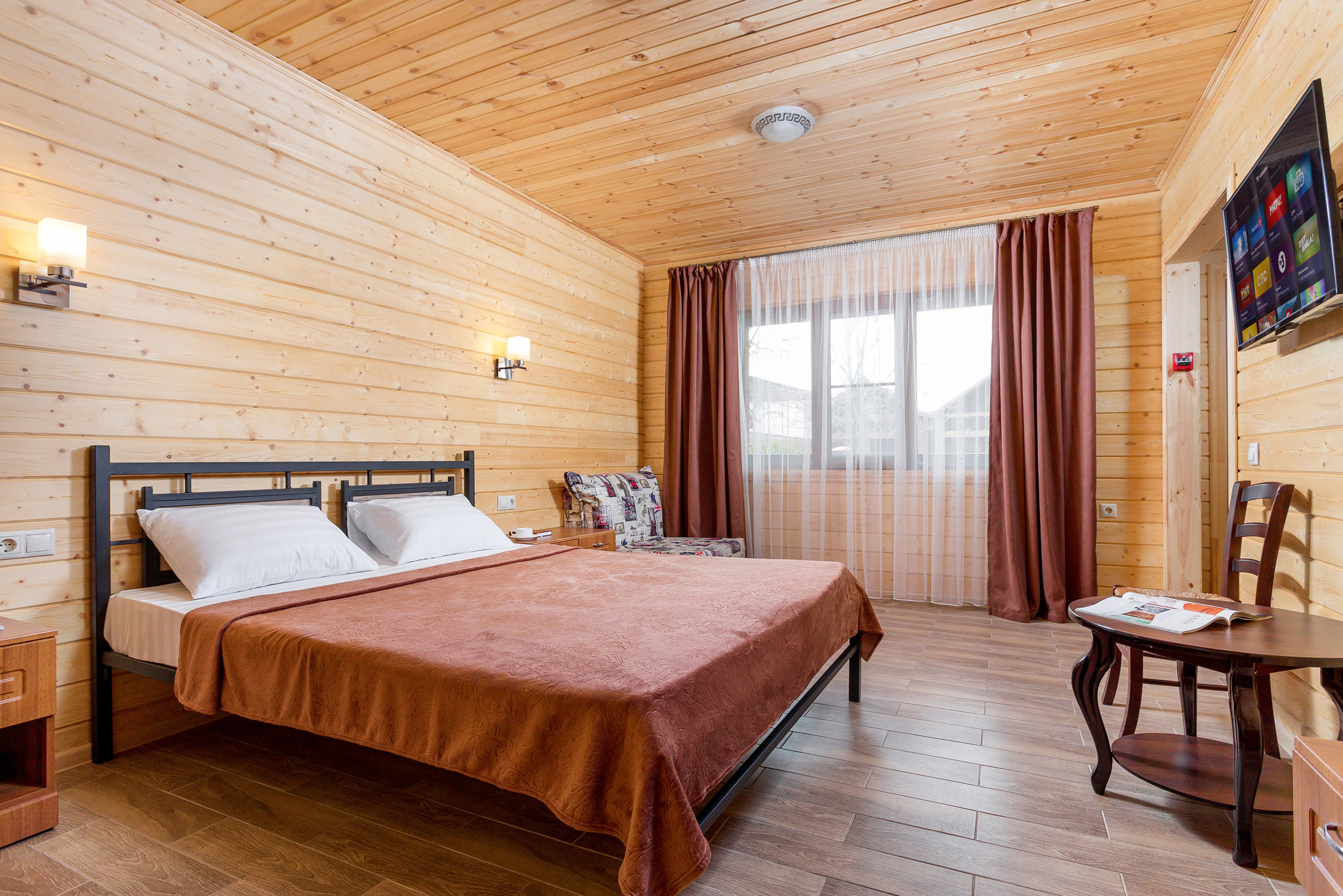 Фотосъемка деревянных домиков для сдачи в Аренду. Интерьерный фотограф Краснодар: профессионально по доступным ценам