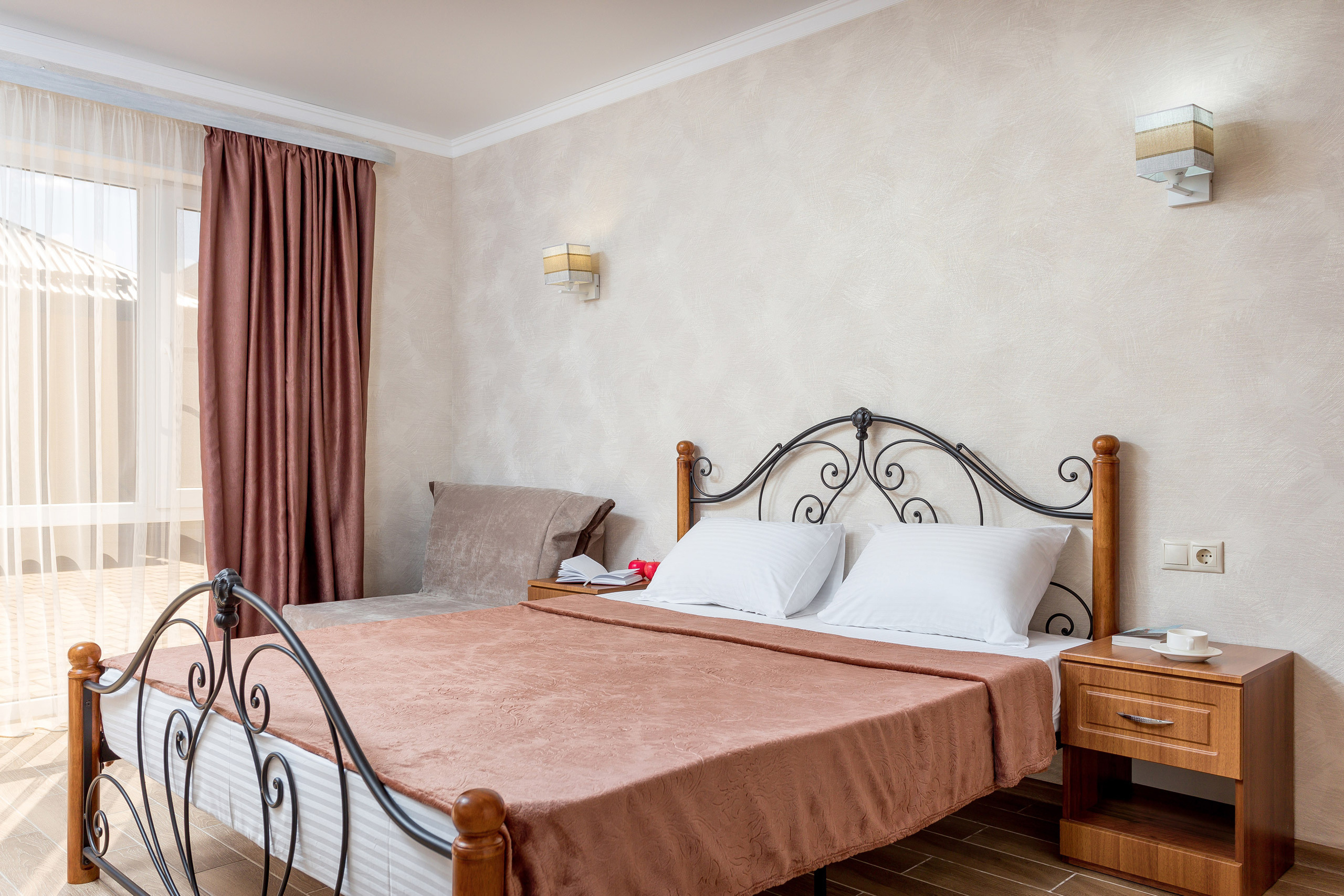 Фотосъемка отеля Спарта на побережье моря. Интерьерный фотограф Краснодар: профессионально по доступным ценам