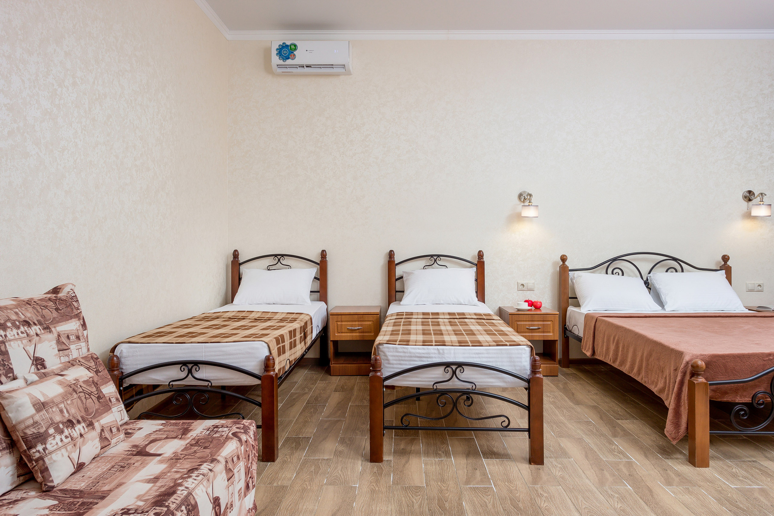 Фотосъемка отеля Спарта на побережье моря. Интерьерный фотограф Краснодар: профессионально по доступным ценам