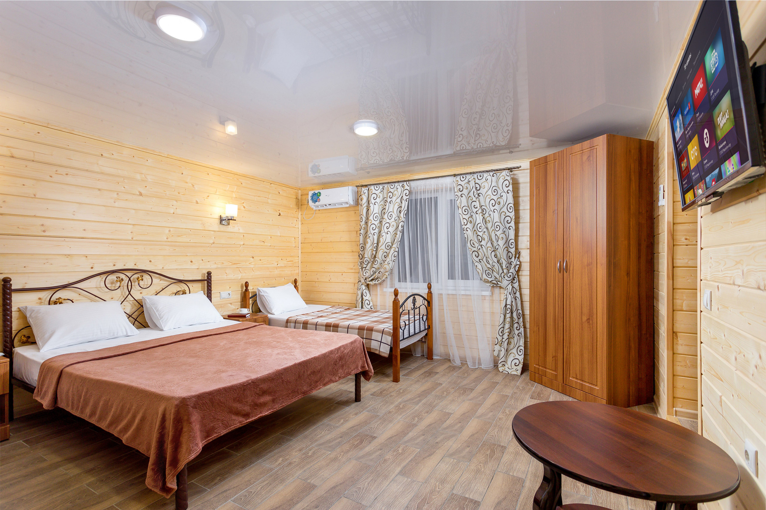 Фотосъемка деревянных домиков для сдачи в Аренду. Интерьерный фотограф Краснодар: профессионально по доступным ценам