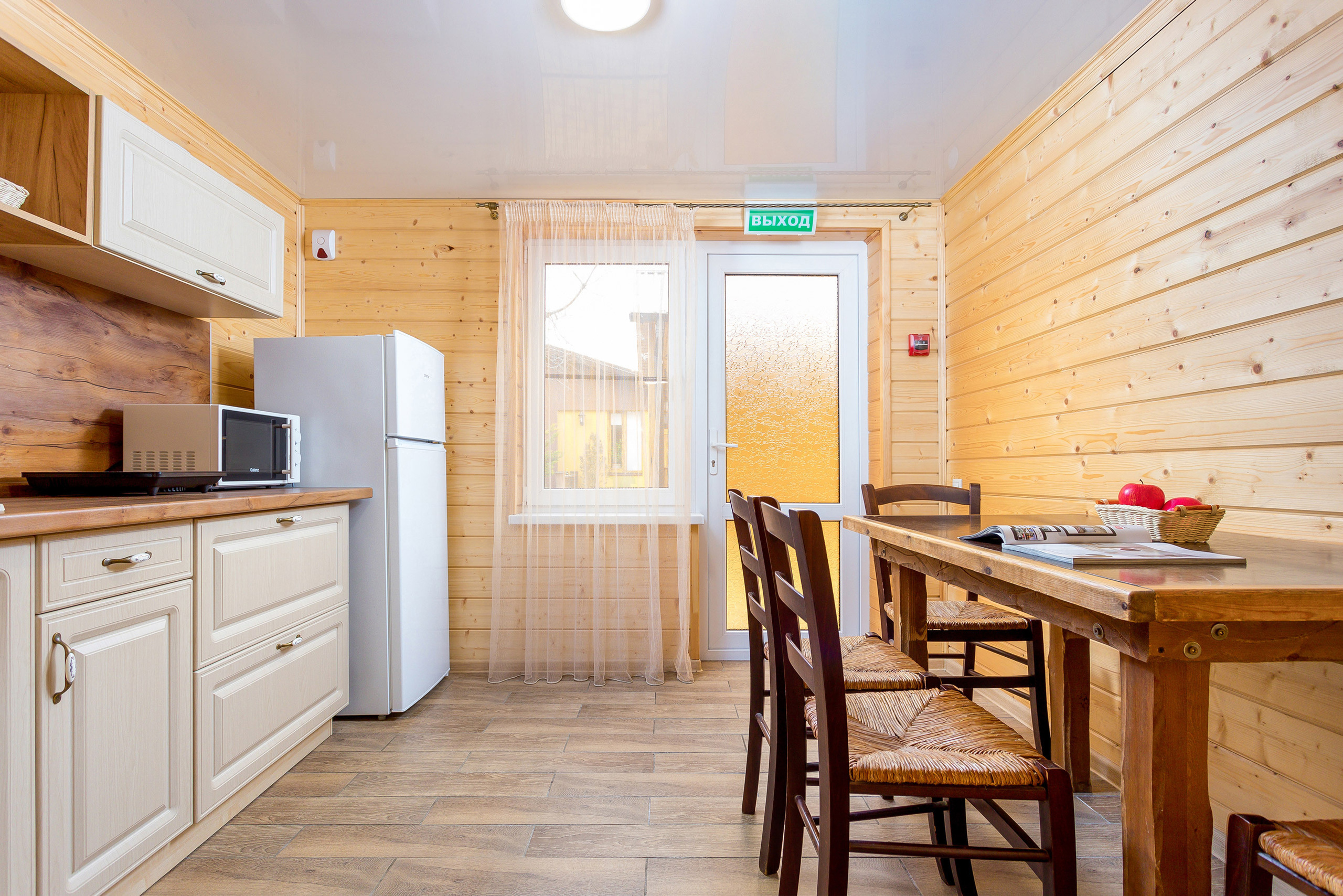 Фотосъемка деревянных домиков для сдачи в Аренду. Интерьерный фотограф Краснодар: профессионально по доступным ценам