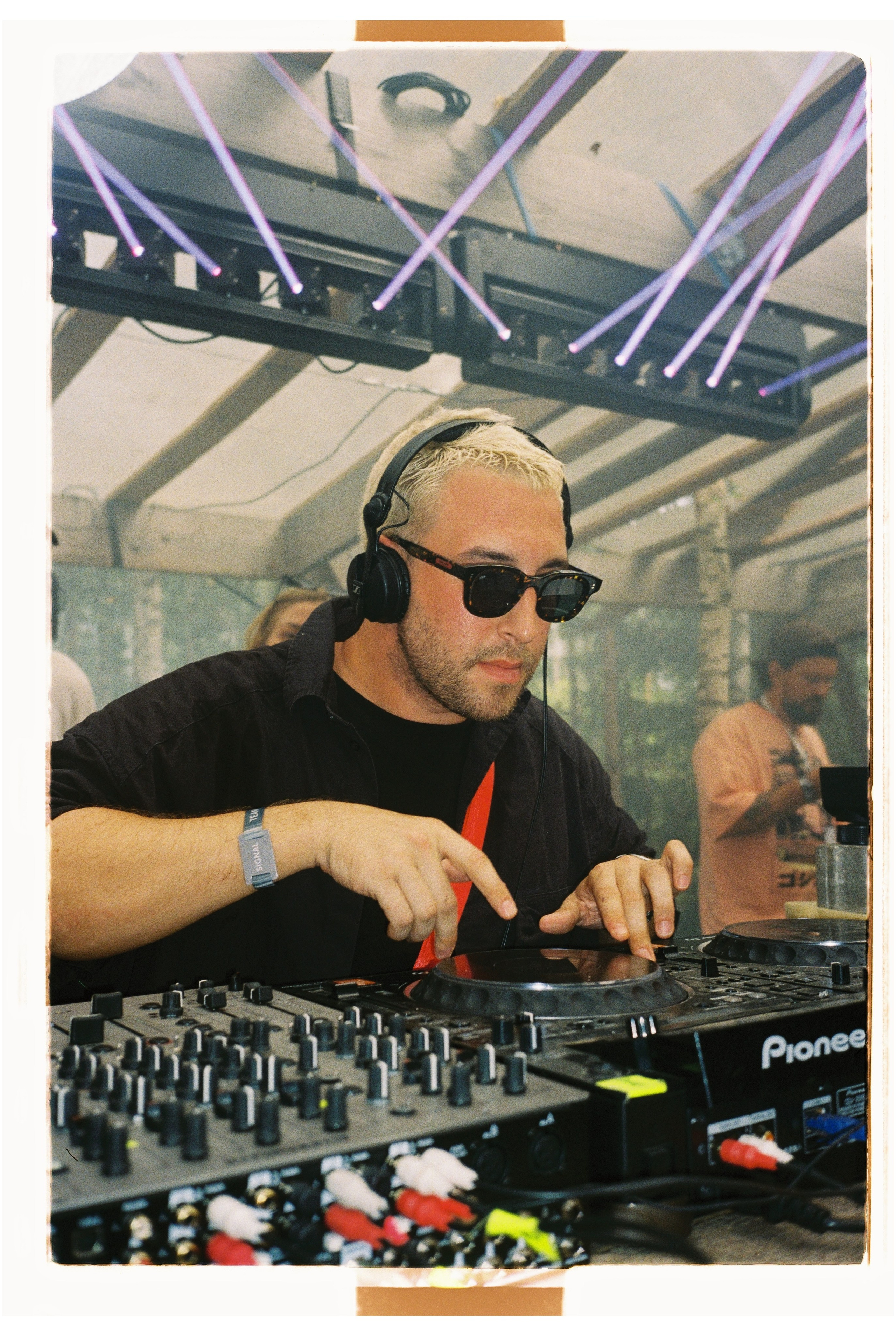 Signal 2024. @tomrus: Рустам Шагиморданов — фотограф