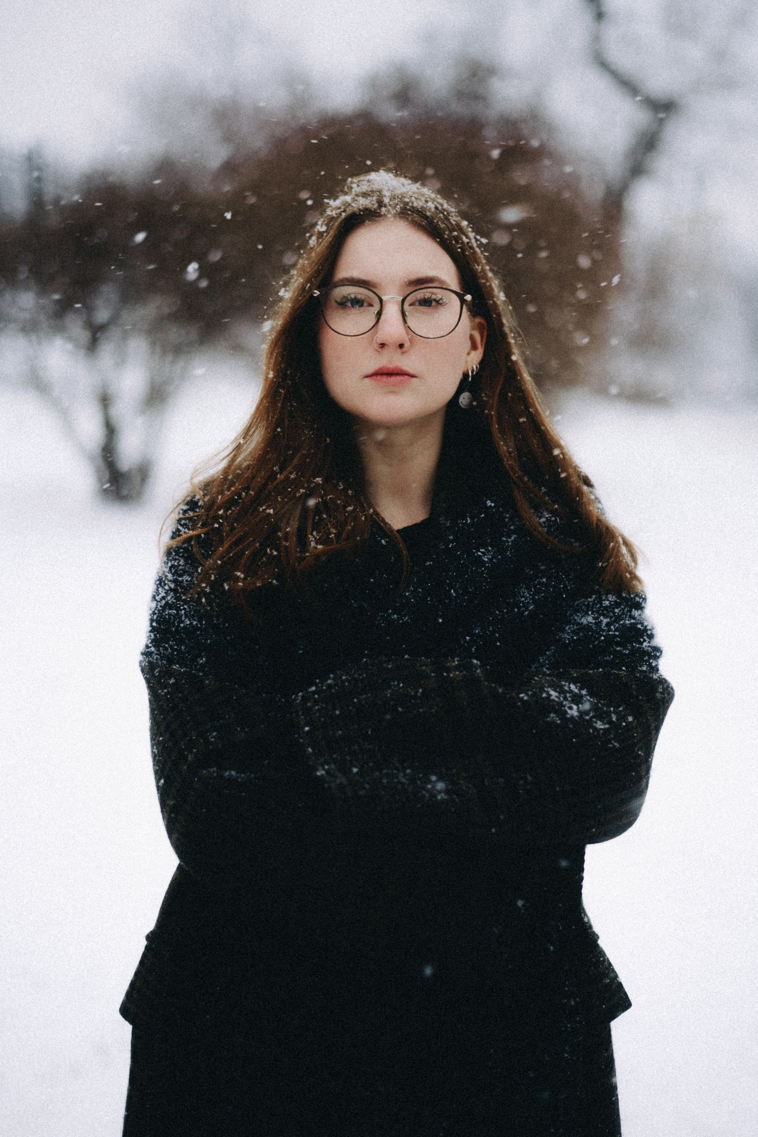 Женский портрет в снегопад