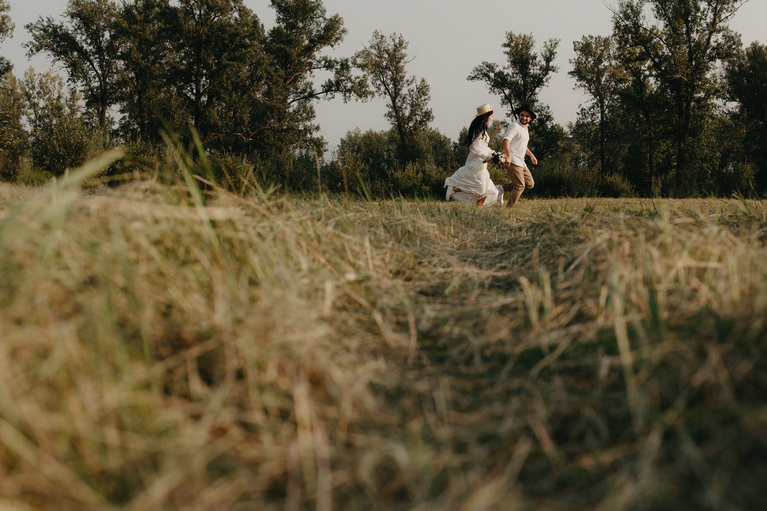 Свадебная лавстори на закате