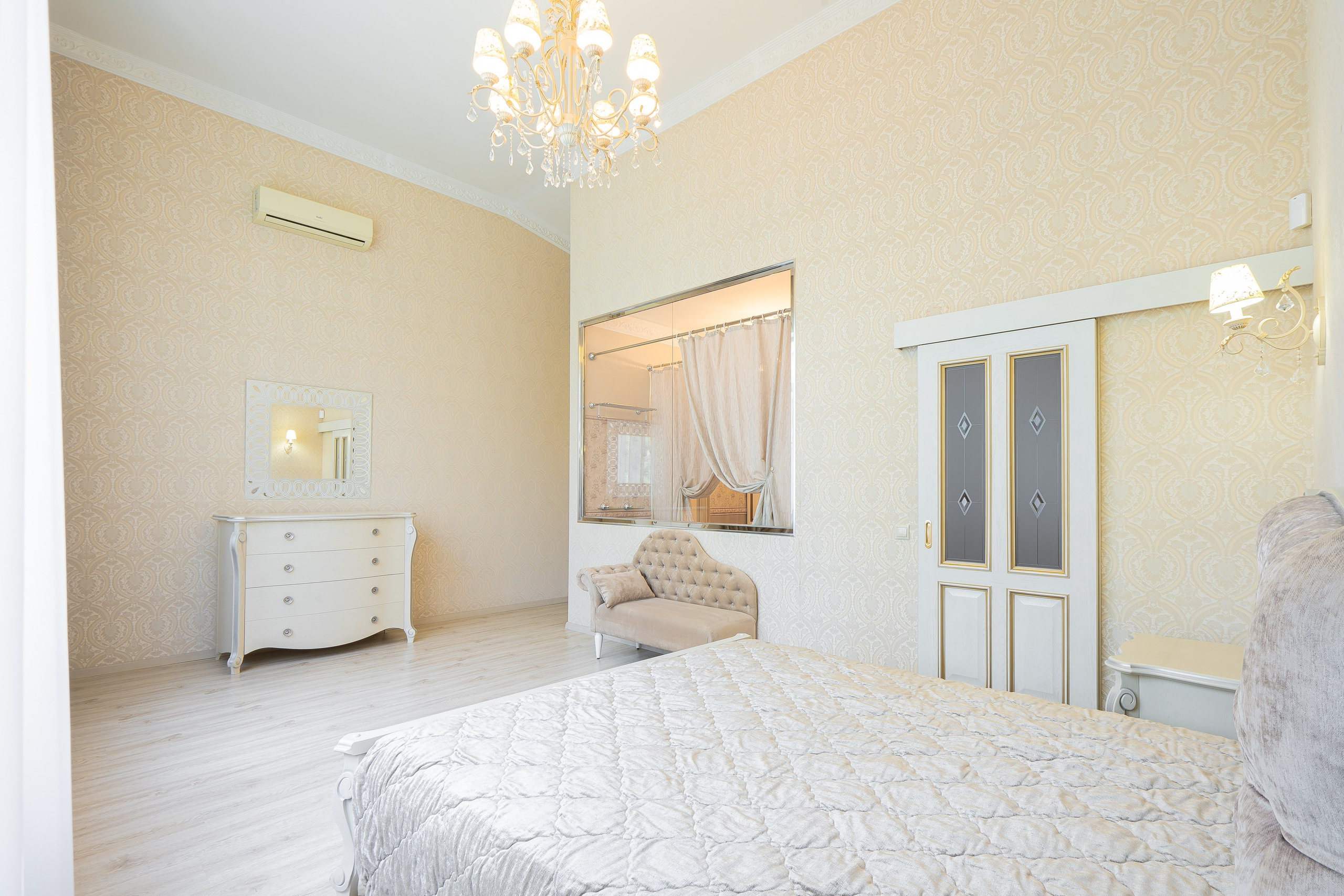 Счастливая. AEprod 📸 Фото | 3D туры | Видео | Озвучивание