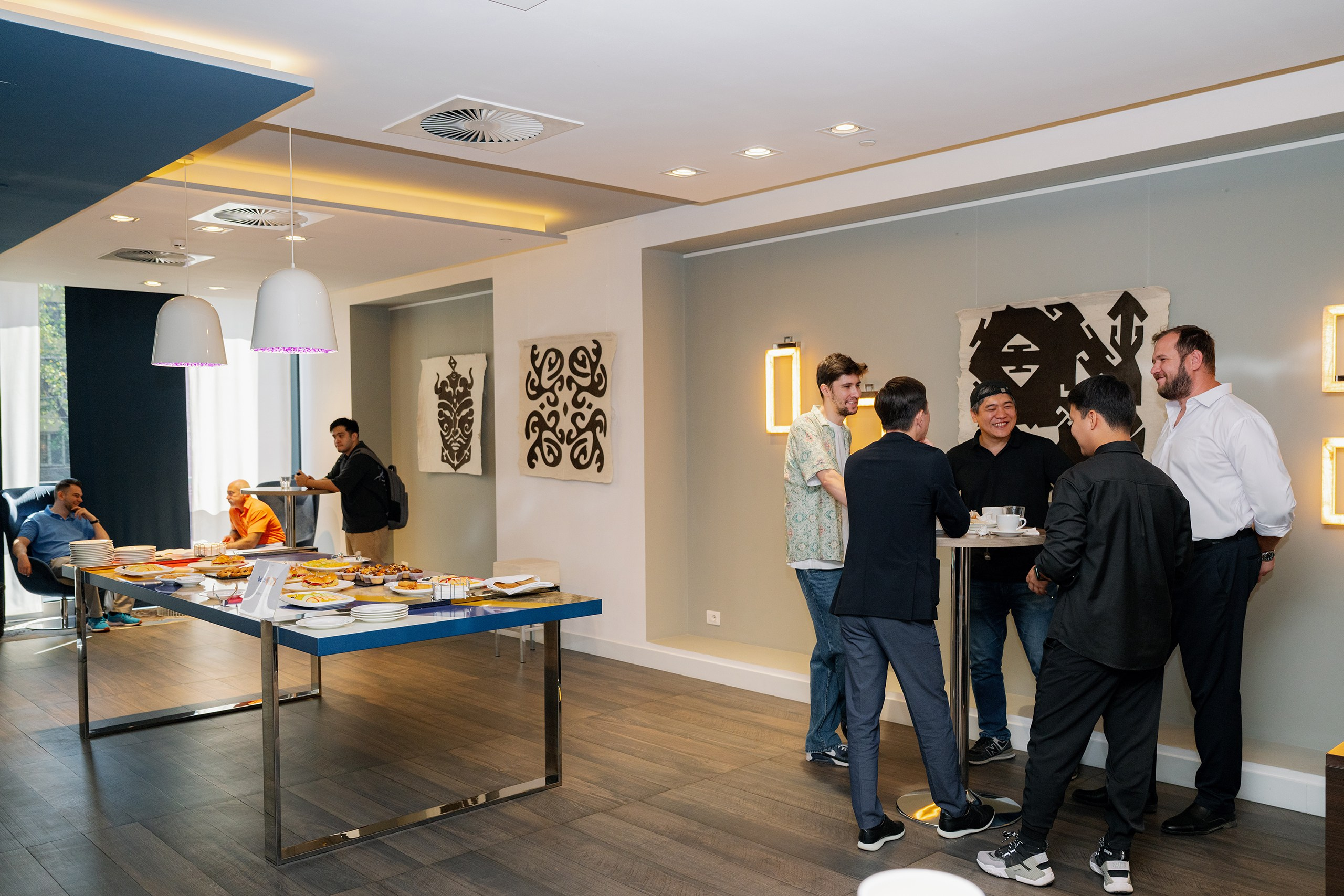 Бизнес завтрак BakoTech&Fortra. Фотограф в Алматы — Алексей Коньков | Репортаж, свадьбы, портреты