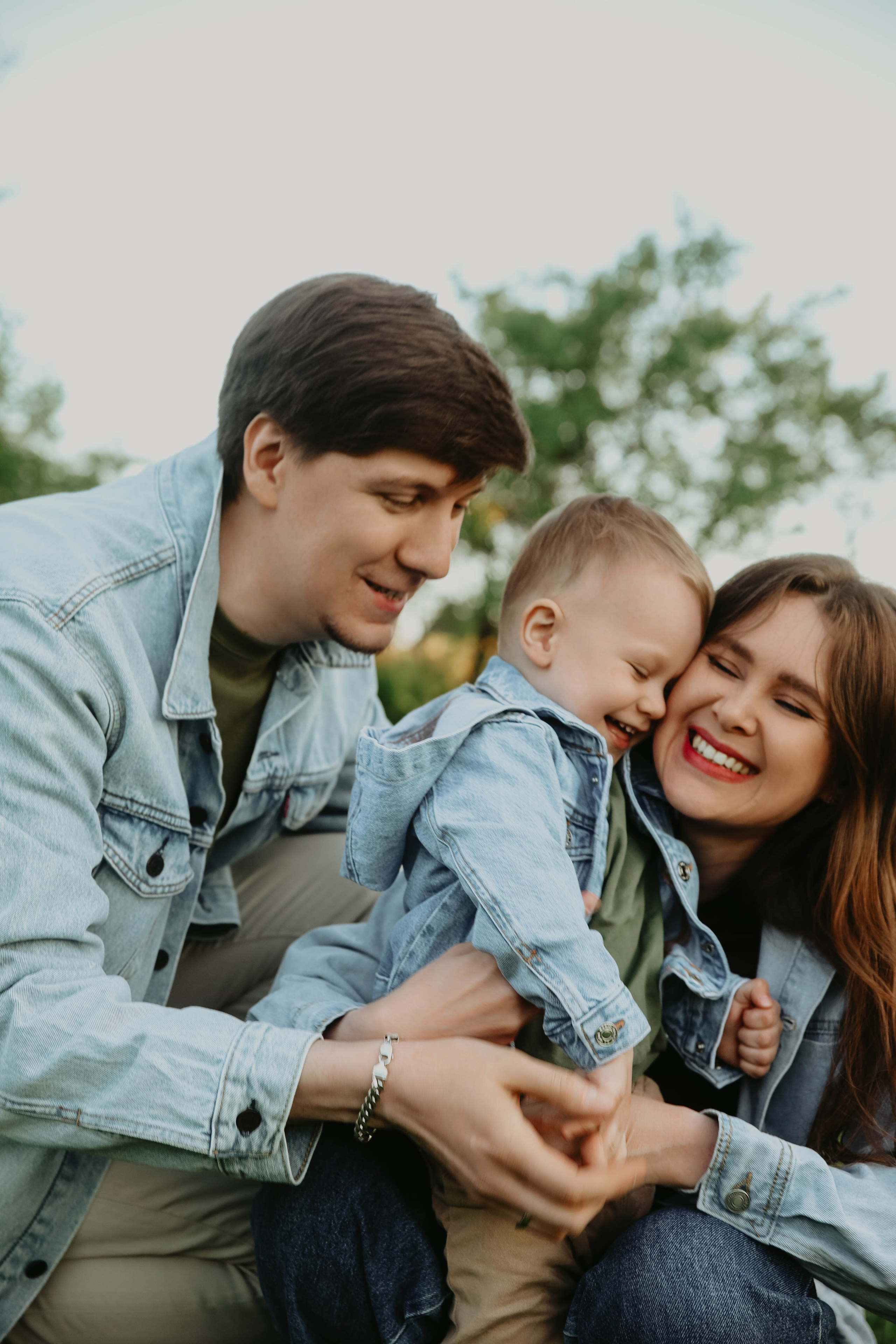 Семейная фотосессия с детьми в парке Коломенское. Свадебный и семейный фотограф в Москве