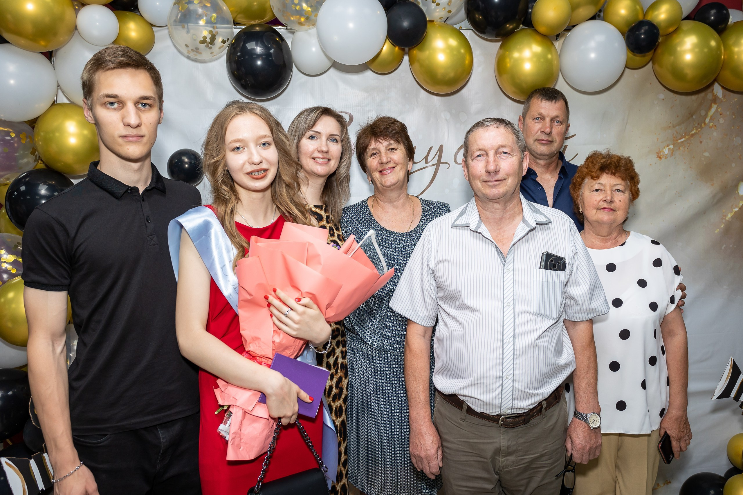 Вручение аттестата и выпускной вечер. Выпускные альбомы Майкоп, Краснодар Елена Золотарева