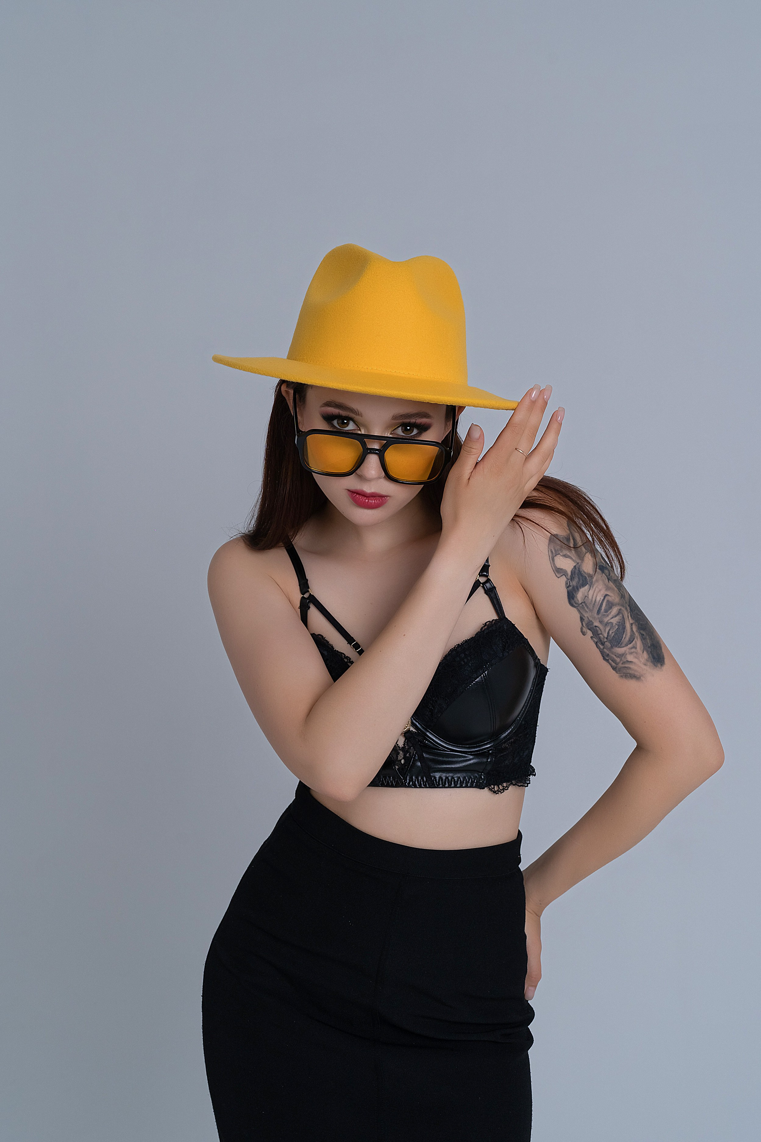 индивидуальная фотосессия женская фотосъемка студийная фотосессия минимализм фотостудия Армавир циклорама