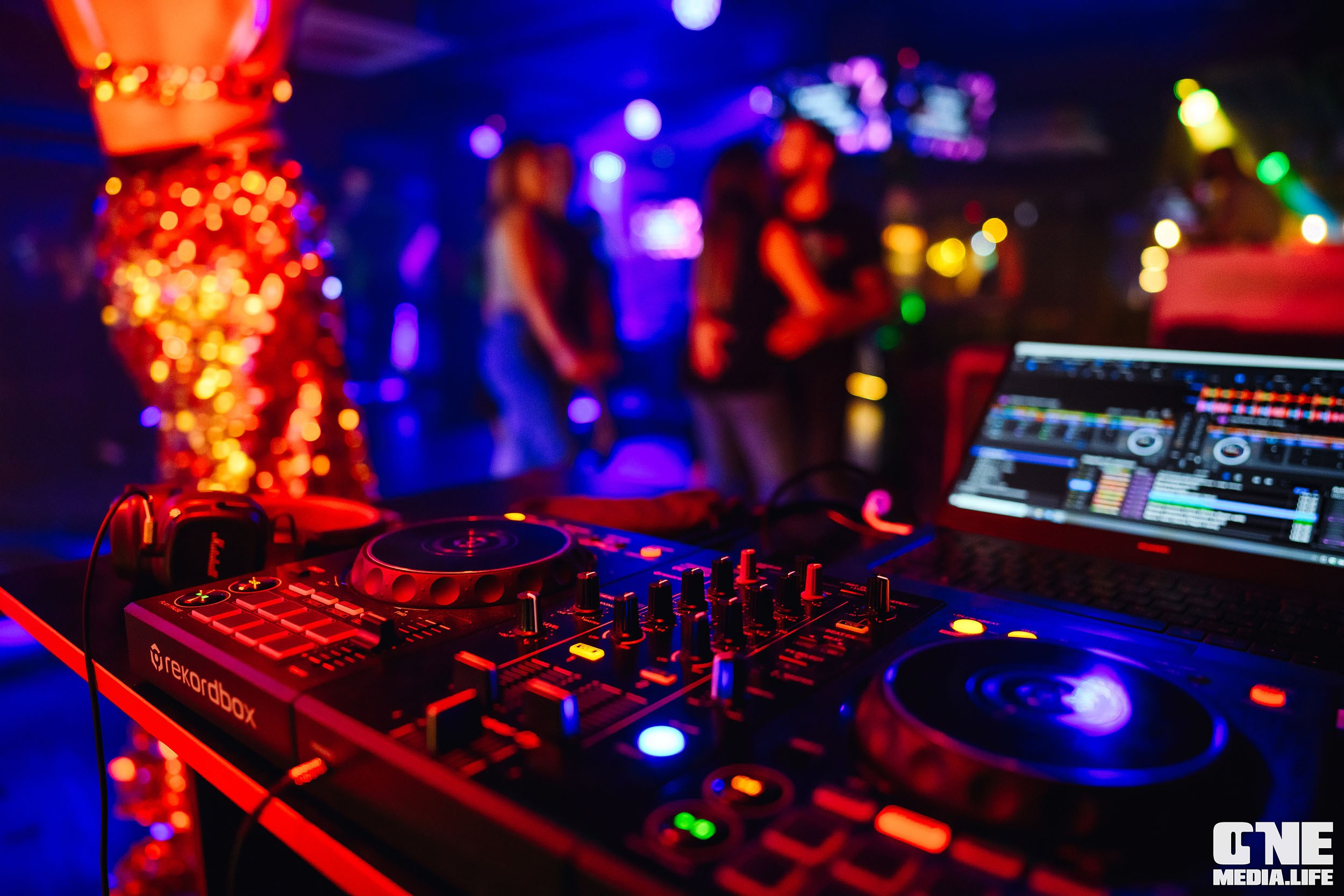 Фоторепортаж из караоке-клуба Эйфория. One Media Life: фоторепортажи, фотоотчеты с мероприятий и заведений