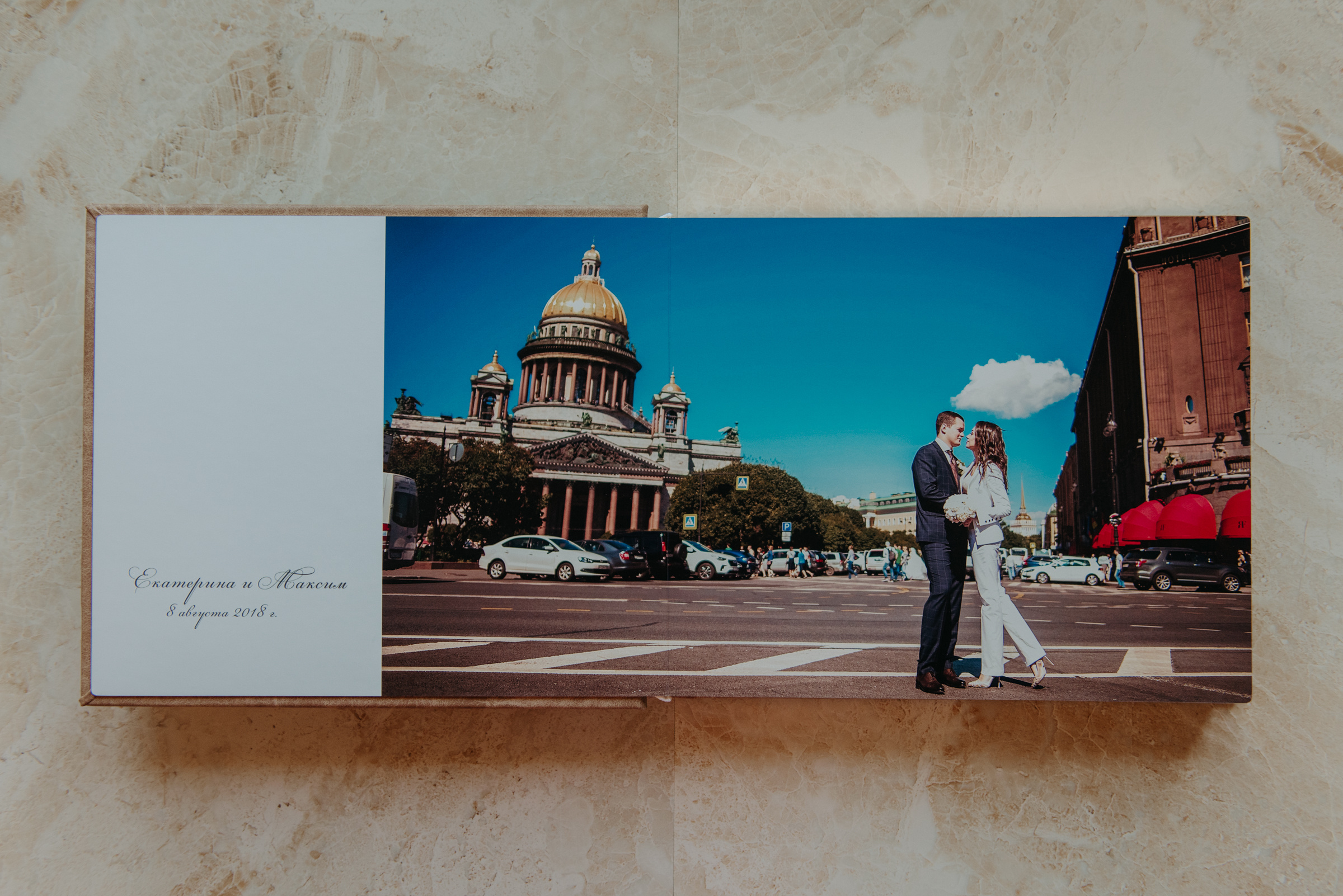 Заказать свадебную книгу в Санкт-Петербурге