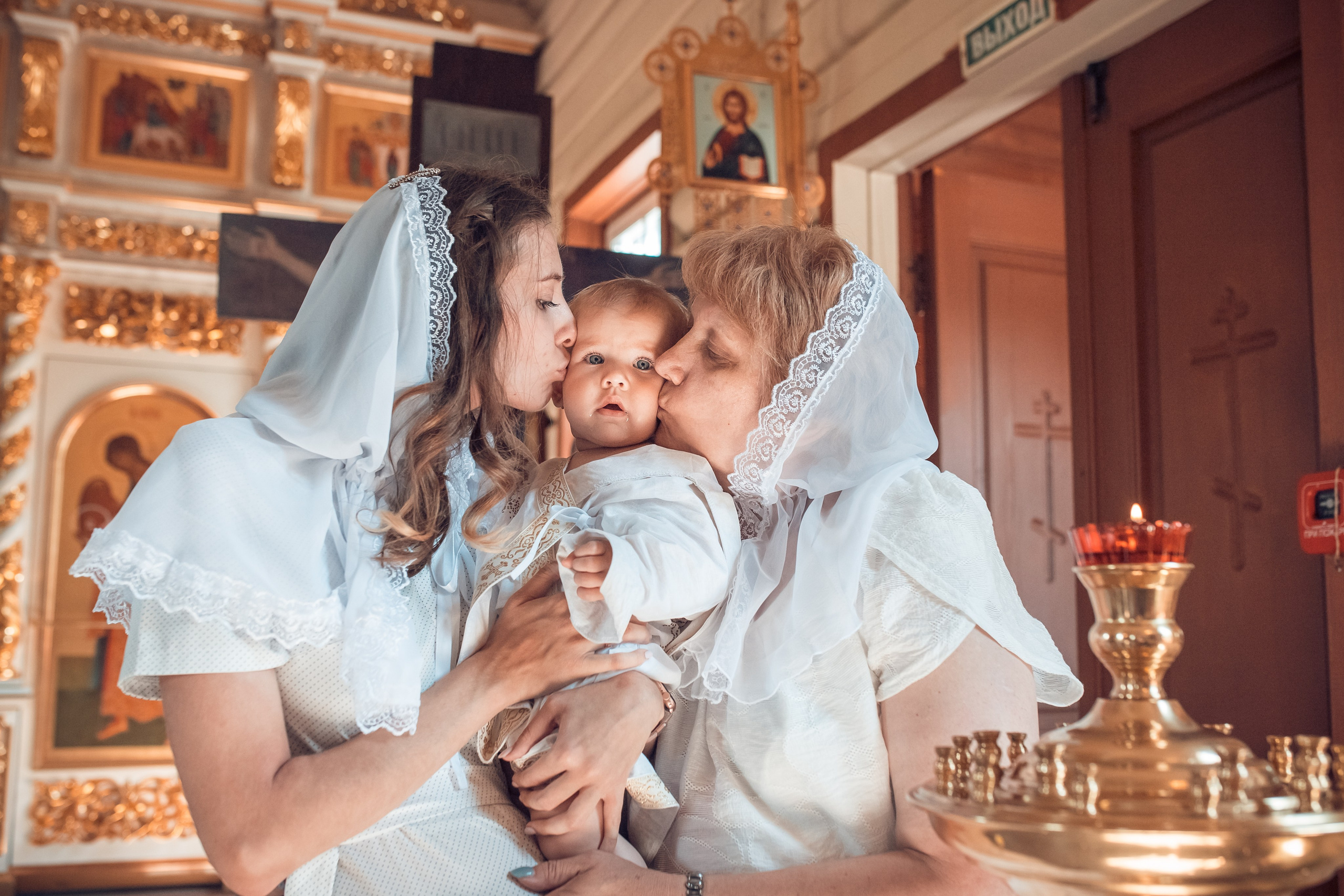 Крещение Василисы. Екатерина Крапивина фотограф церковных Таинств в Нижний Новгороде