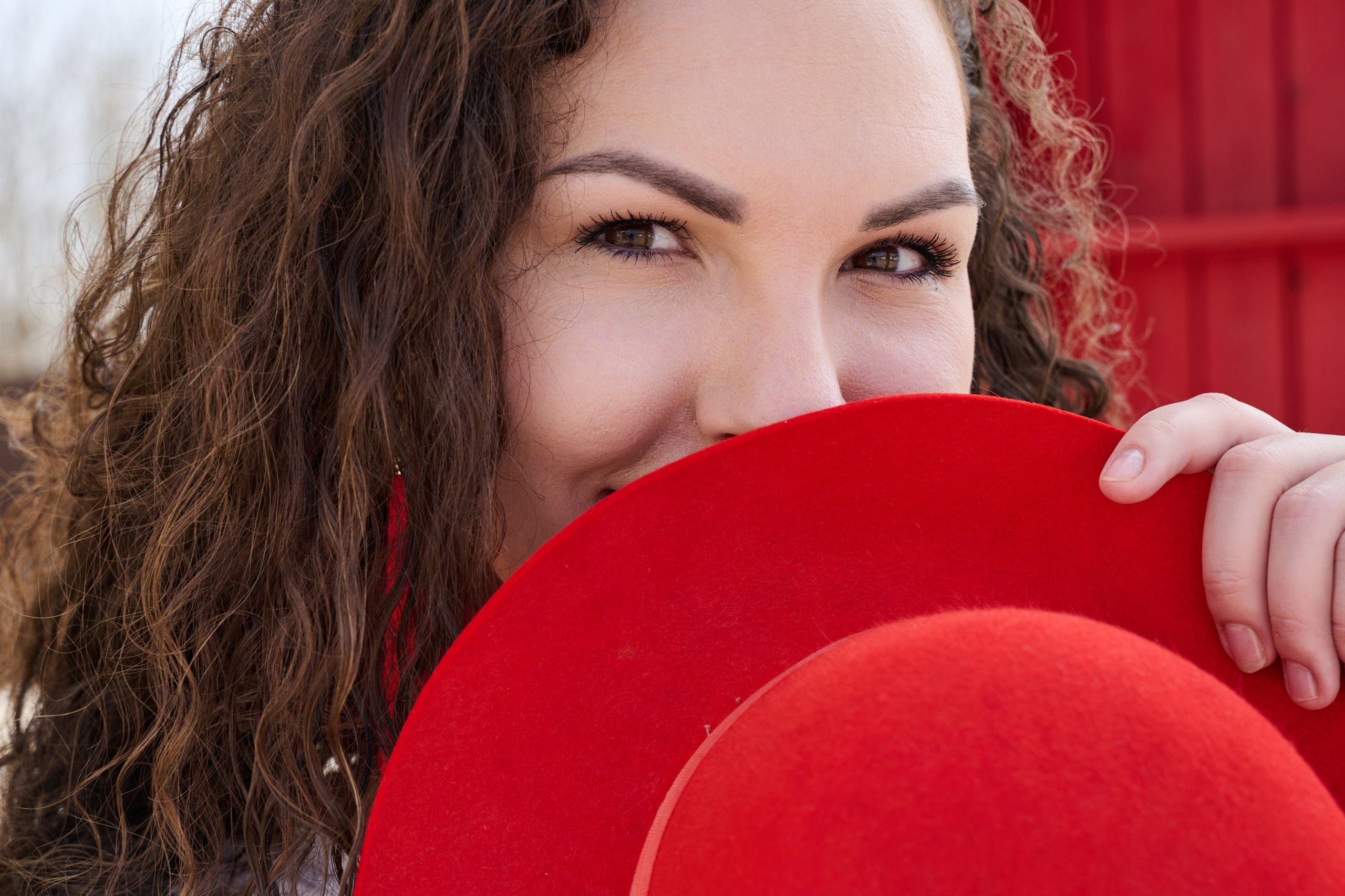 Цвет настроения «Красный». Школьный и семейный фотограф/видеограф в г. Курганинске