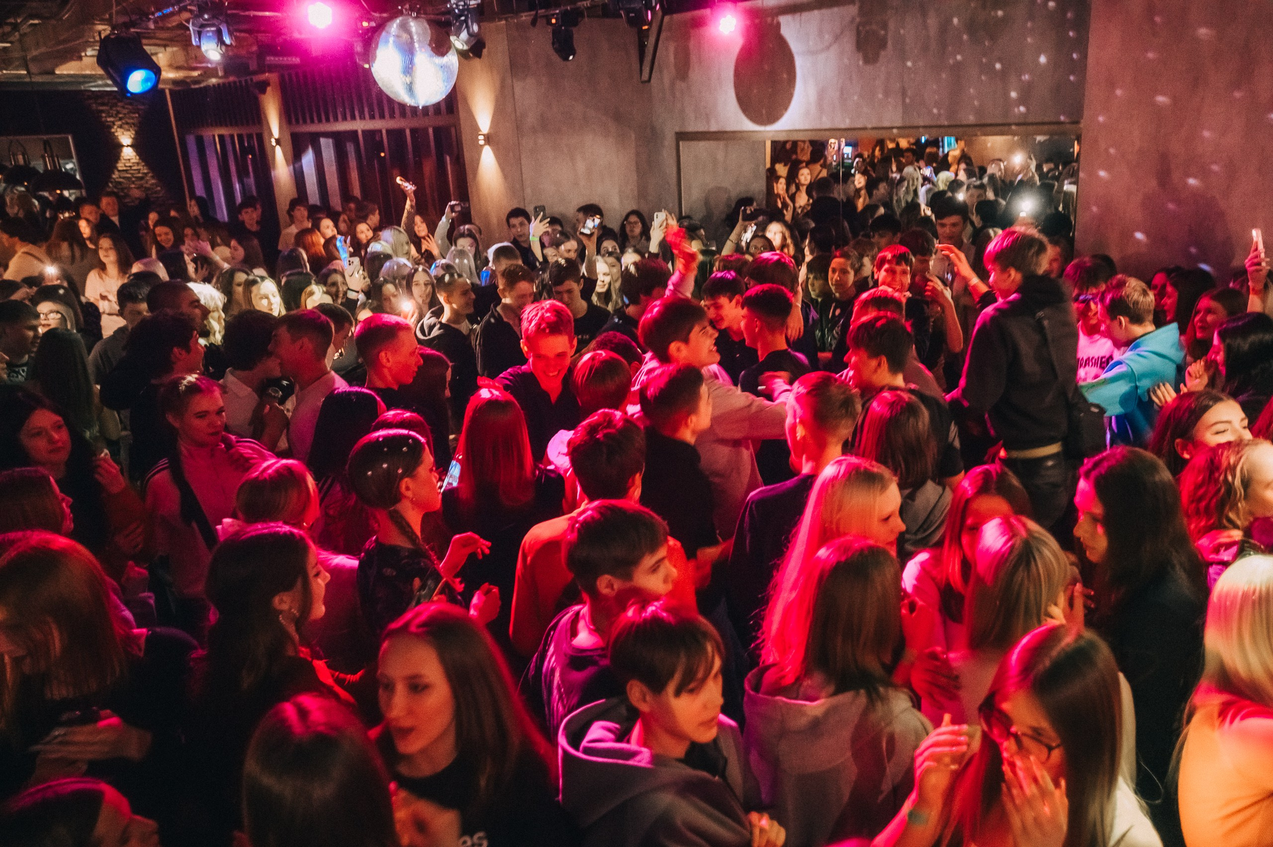 8 MARCH WOMENS DAY PARTY. Фотограф в Кемерово Владислав Шульц