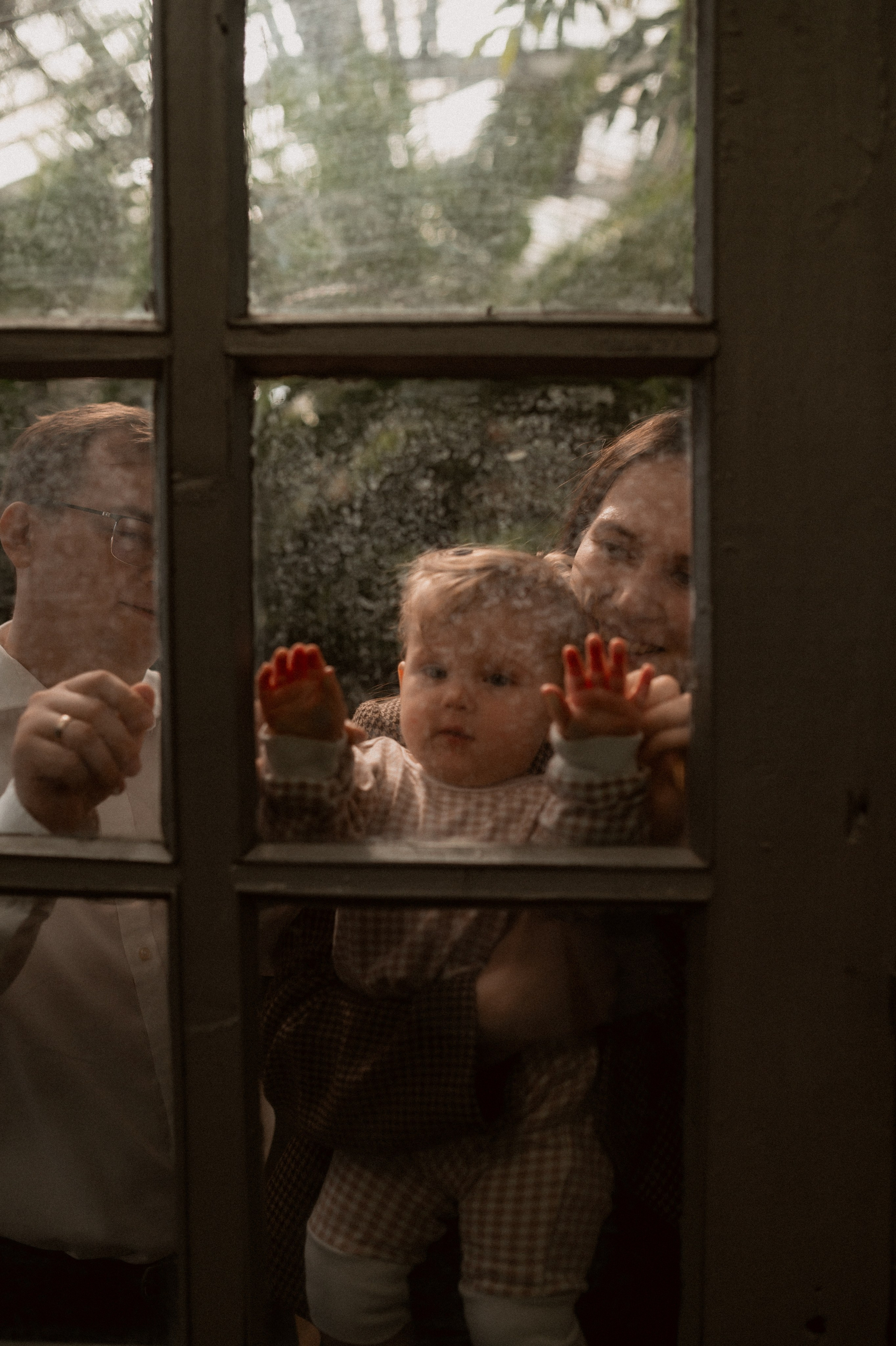 Илья, Ирина и Ева в Оранжерее. Семейный и свадебный lifestyle-фотограф в Москве Мария Петрова