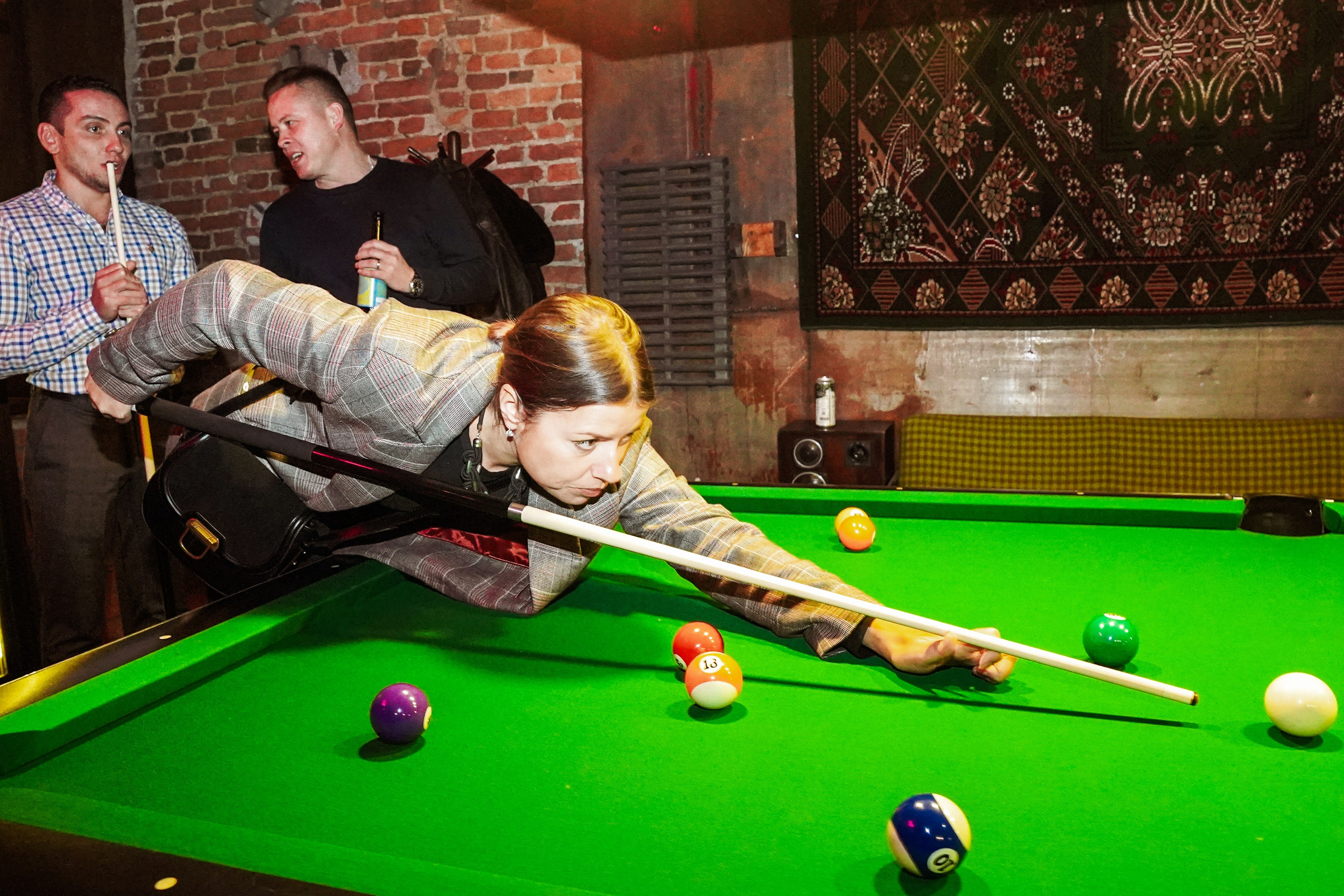 Бильярдная. ОЧЕНЬ ПЛОХОЙ ФОТОГРАФ