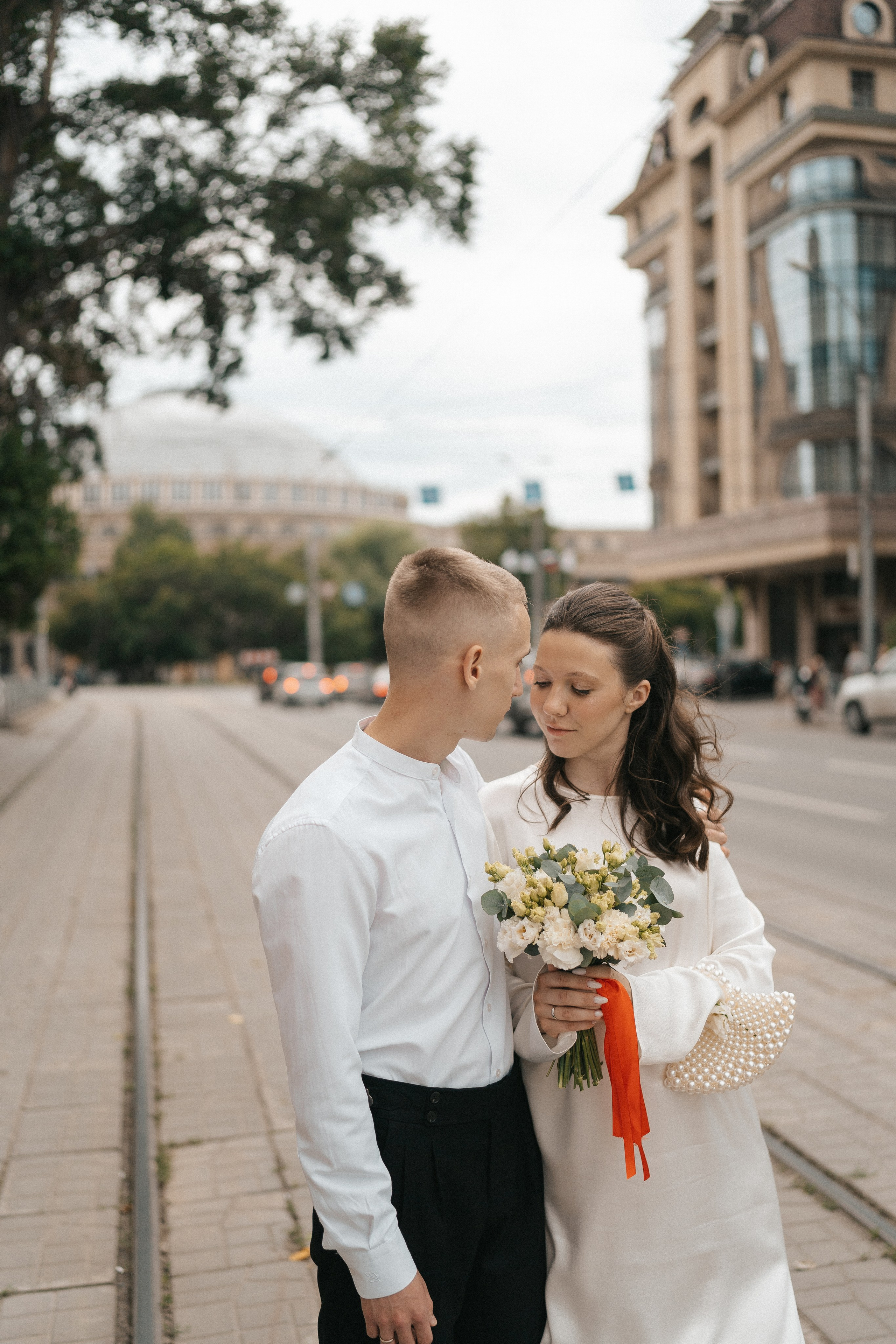 Никита и Аня в городе. Семейный, портретный фотограф Новосибирск. Оля Адова