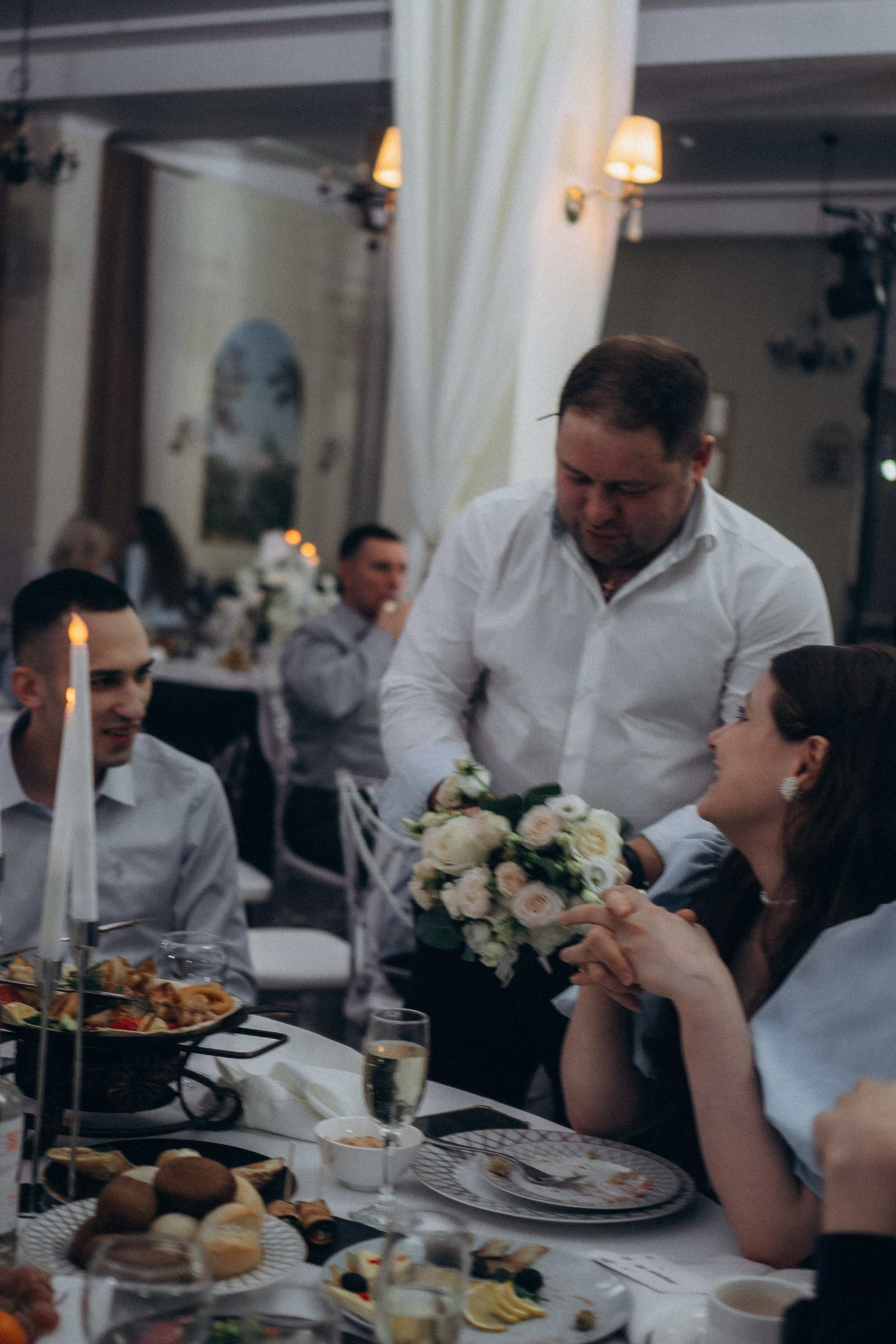 СВАДЕБНАЯ СЬЕМКА СБОРОВ В ОТЕЛЕ И ВЫЕЗД НА ЦЕРЕМОНИЮ (СНЯТО В СИБИРЕ В НИЖНЕВАРТОВСКЕ). Профессиональный фотограф, Санкт-Петербург — Виктория Богомолова