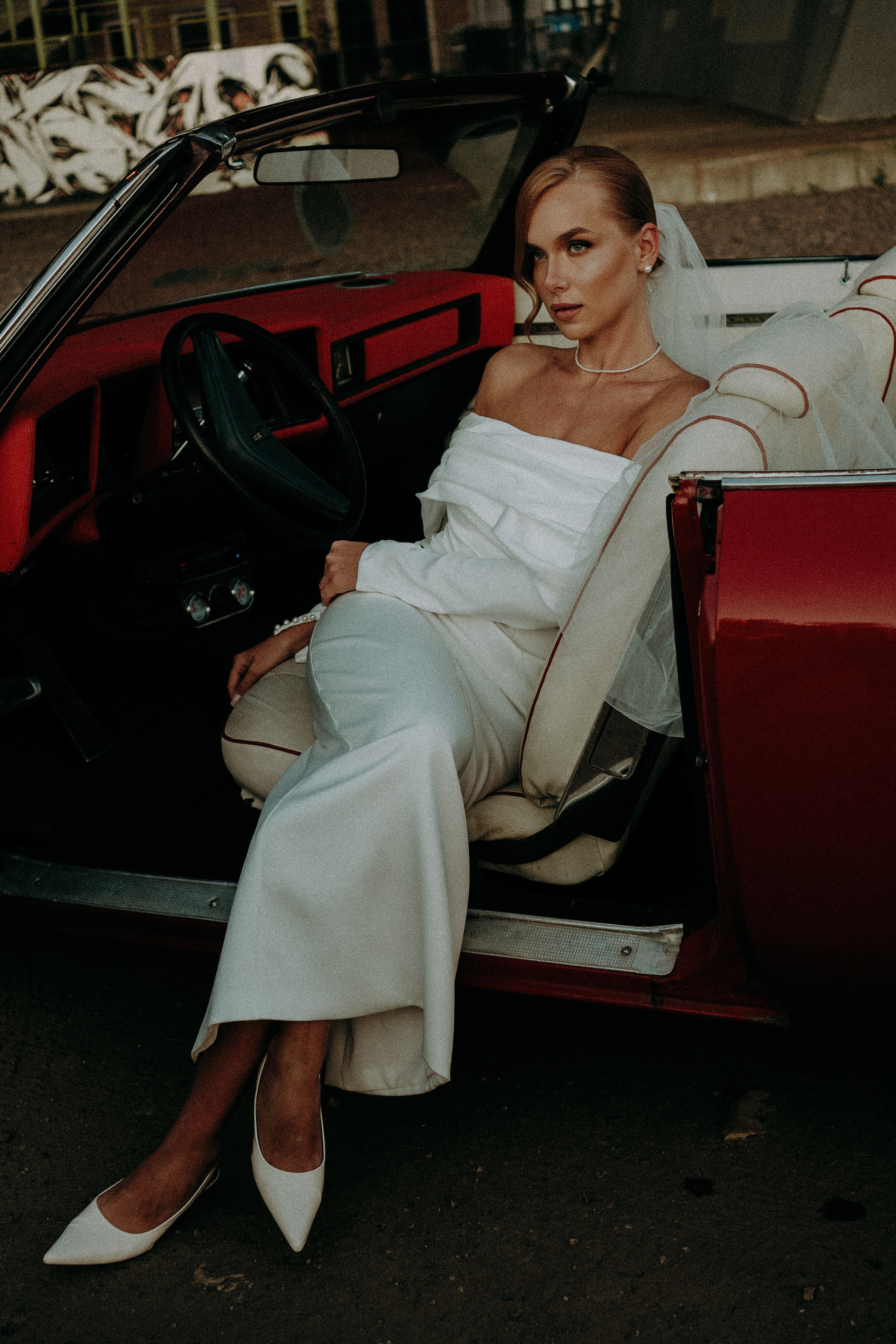 СВАДЕБНАЯ СЬЕМКА ВОЗЛЕ МСОТА БЕТАНКУРА НА КАБРИОЛЕТЕ. Профессиональный фотограф, Санкт-Петербург — Виктория Богомолова