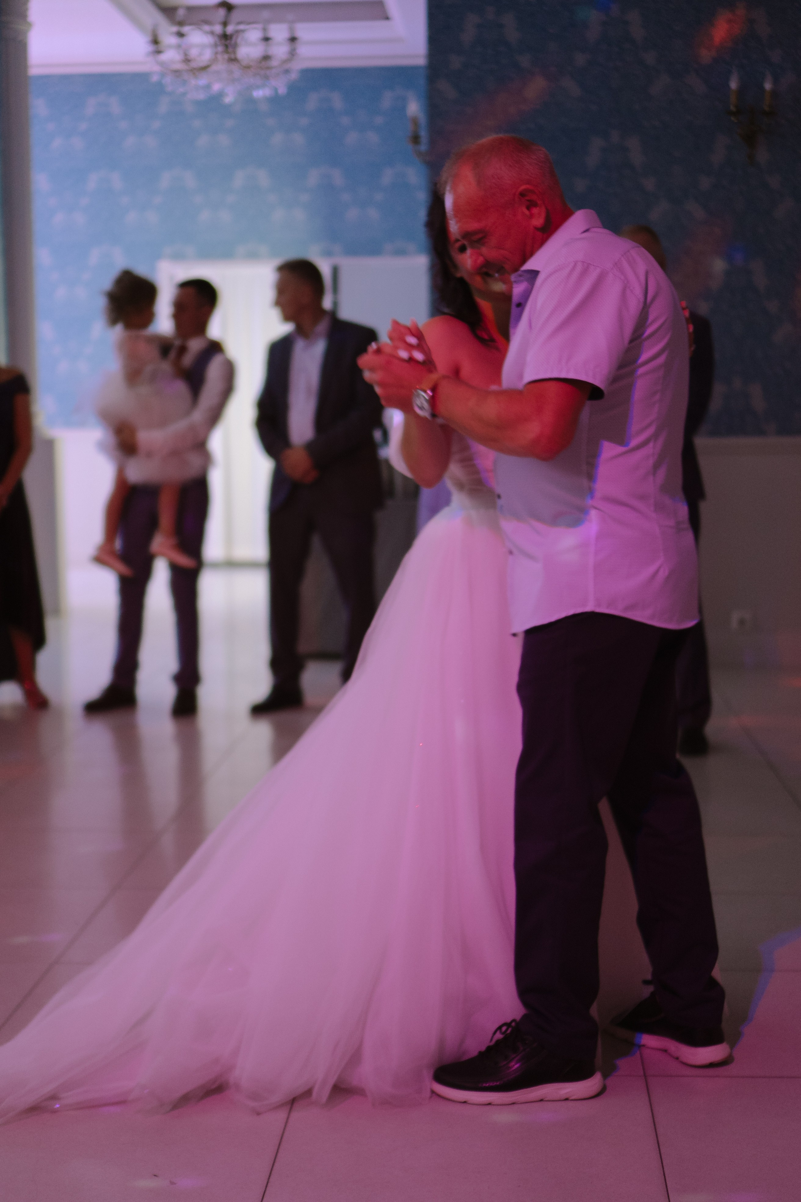 ТАНЕЦ ОТЦА И ДОЧЕРИ НА БАНКЕТЕ (СВАДЕБНАЯ ФОТОСЕСИИЯ БАНКЕТА). Профессиональный фотограф, Санкт-Петербург — Виктория Богомолова