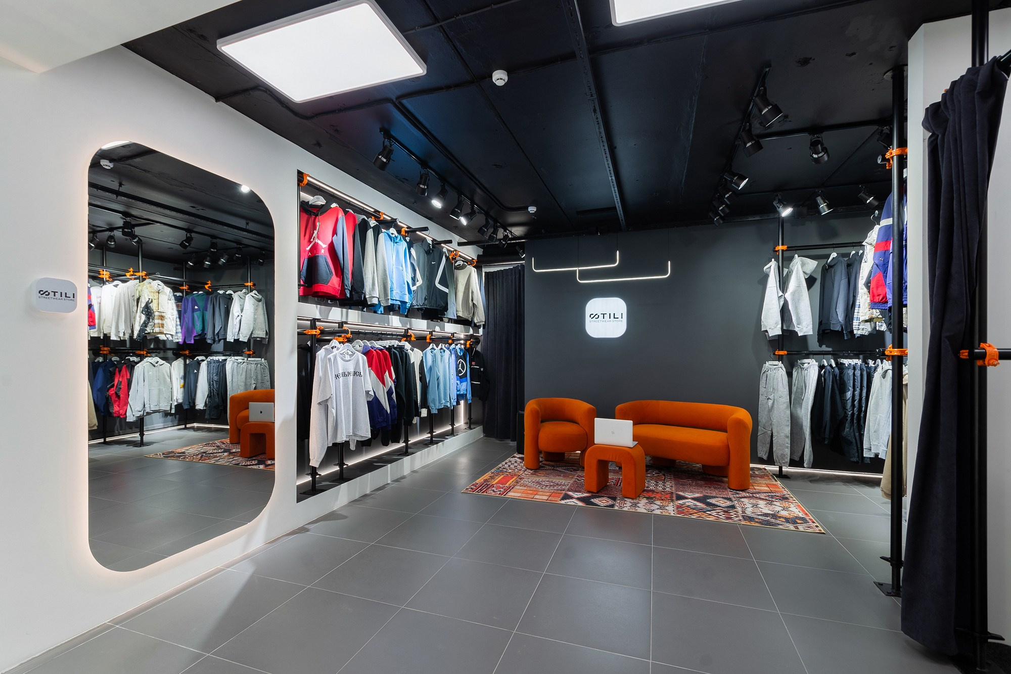 STILI магазин спортивной одежды. Фотограф Сергей Сергеев