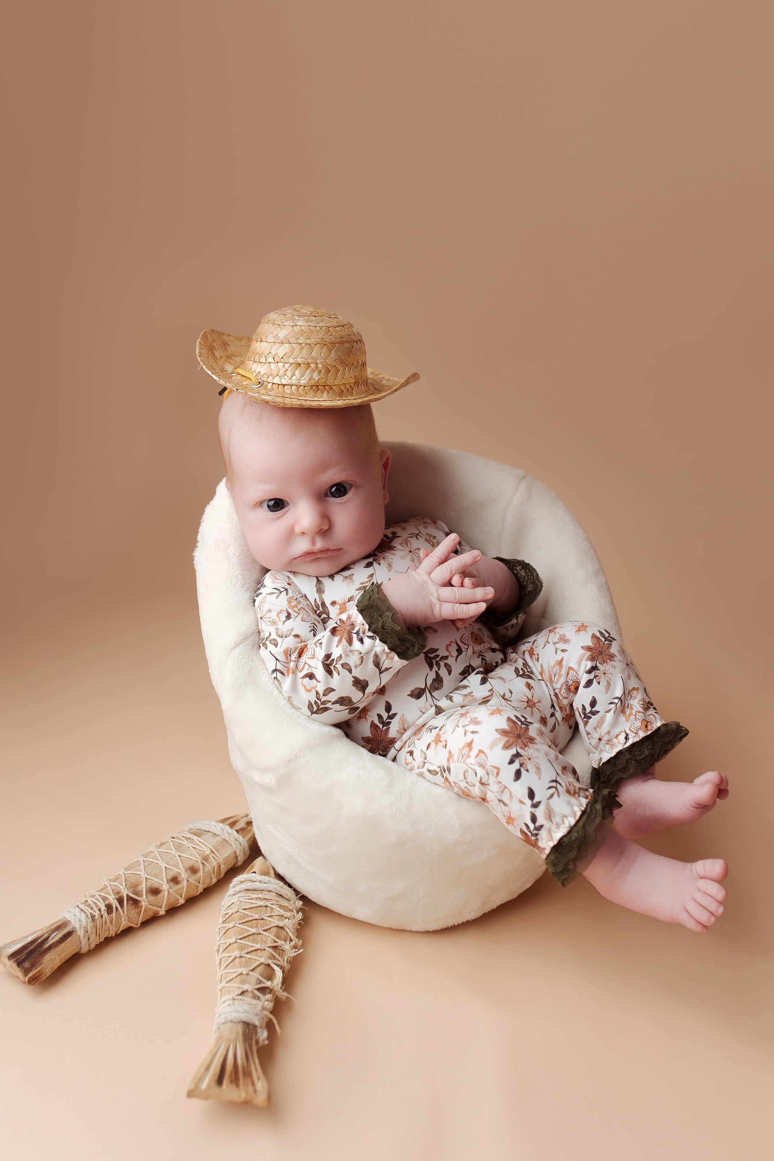 Новорожденные. Детский фотограф новорожденных Москва. годики под ключ. своя студия