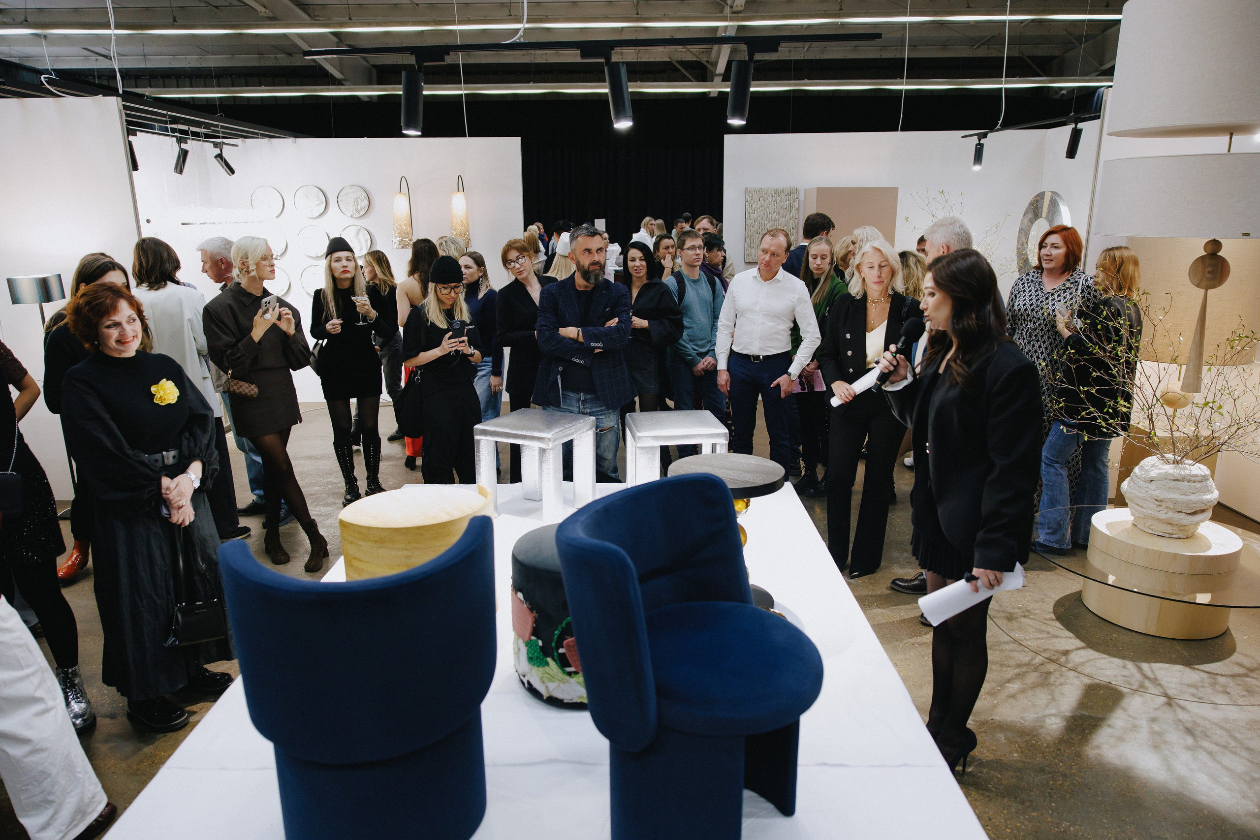 Выставка СТО ВЕЩЕЙ В ИНТЕРЬЕРЕ. Фотограф Иркутск Антипин Сергей